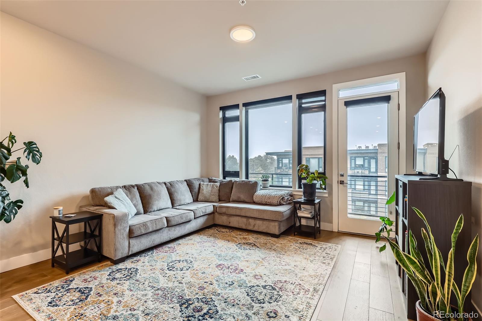 MLS Image #9 for 6618 e lowry boulevard 307,denver, Colorado