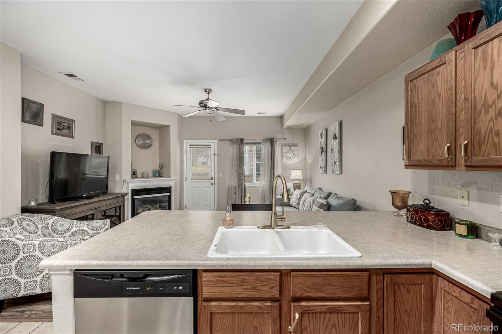 MLS Image #9 for 2245  coronado parkway b,denver, Colorado