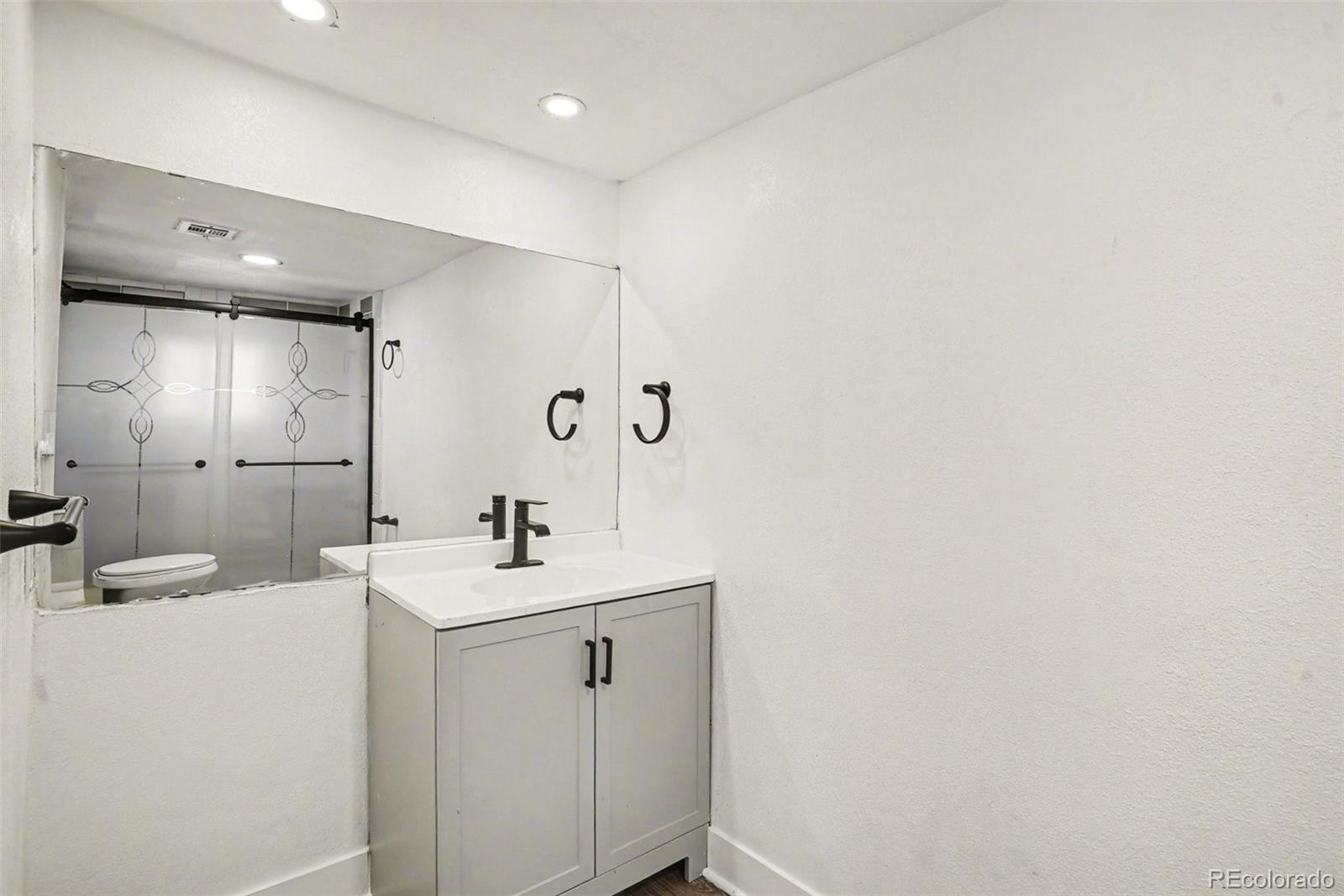 MLS Image #15 for 18  julian street,denver, Colorado