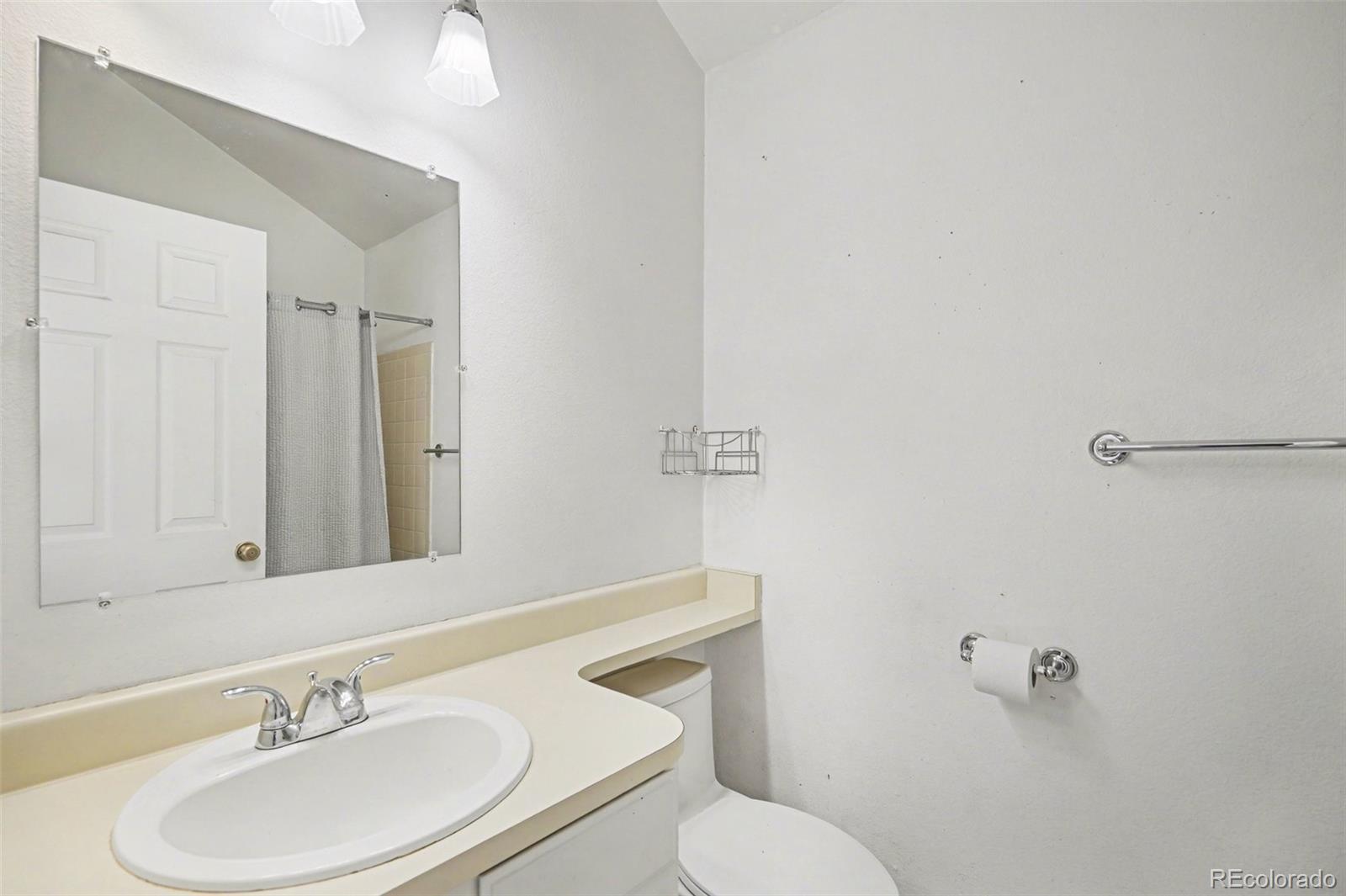 MLS Image #10 for 1110 s waco street e,aurora, Colorado