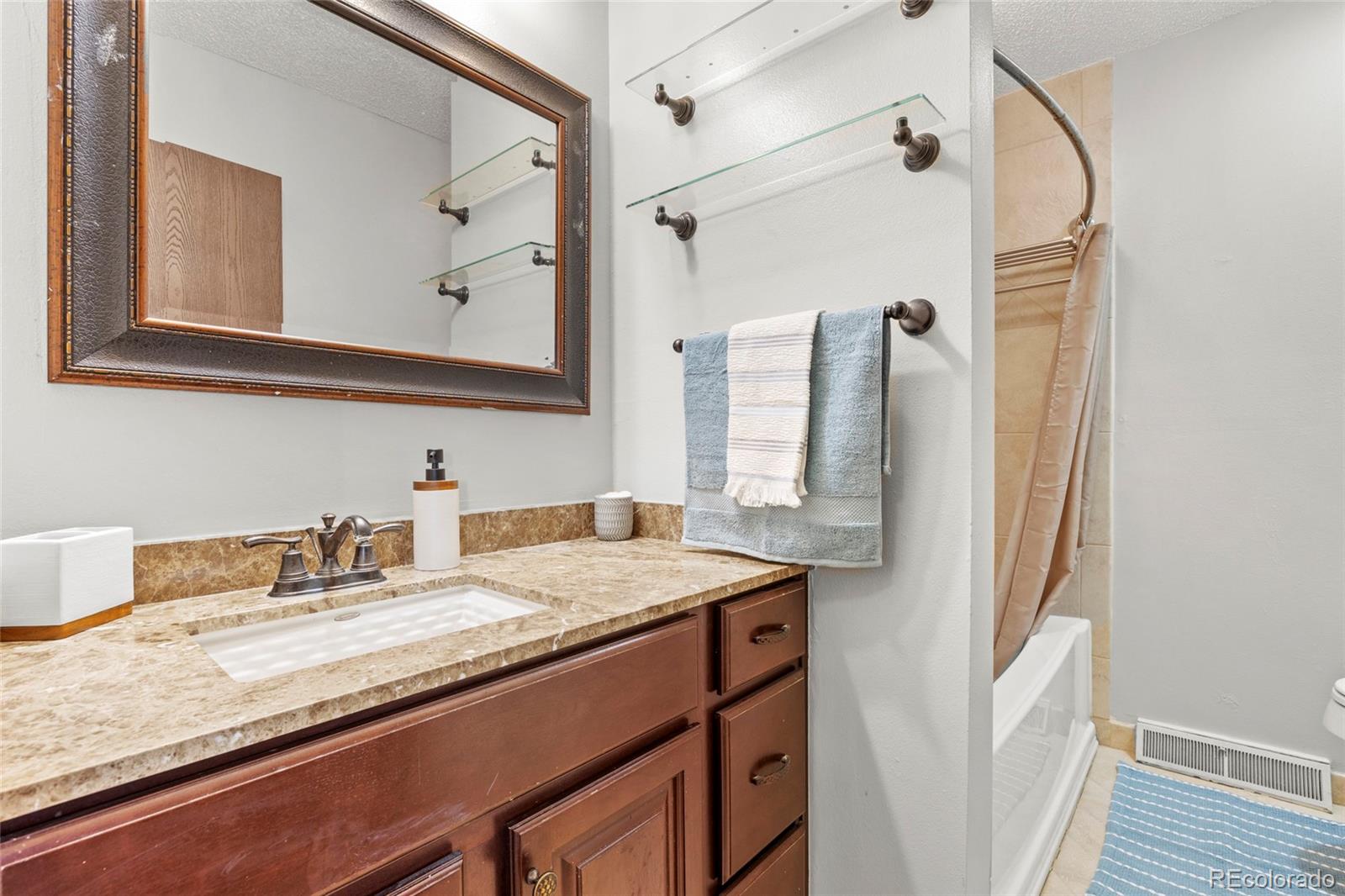 MLS Image #17 for 2625 s peoria street,aurora, Colorado