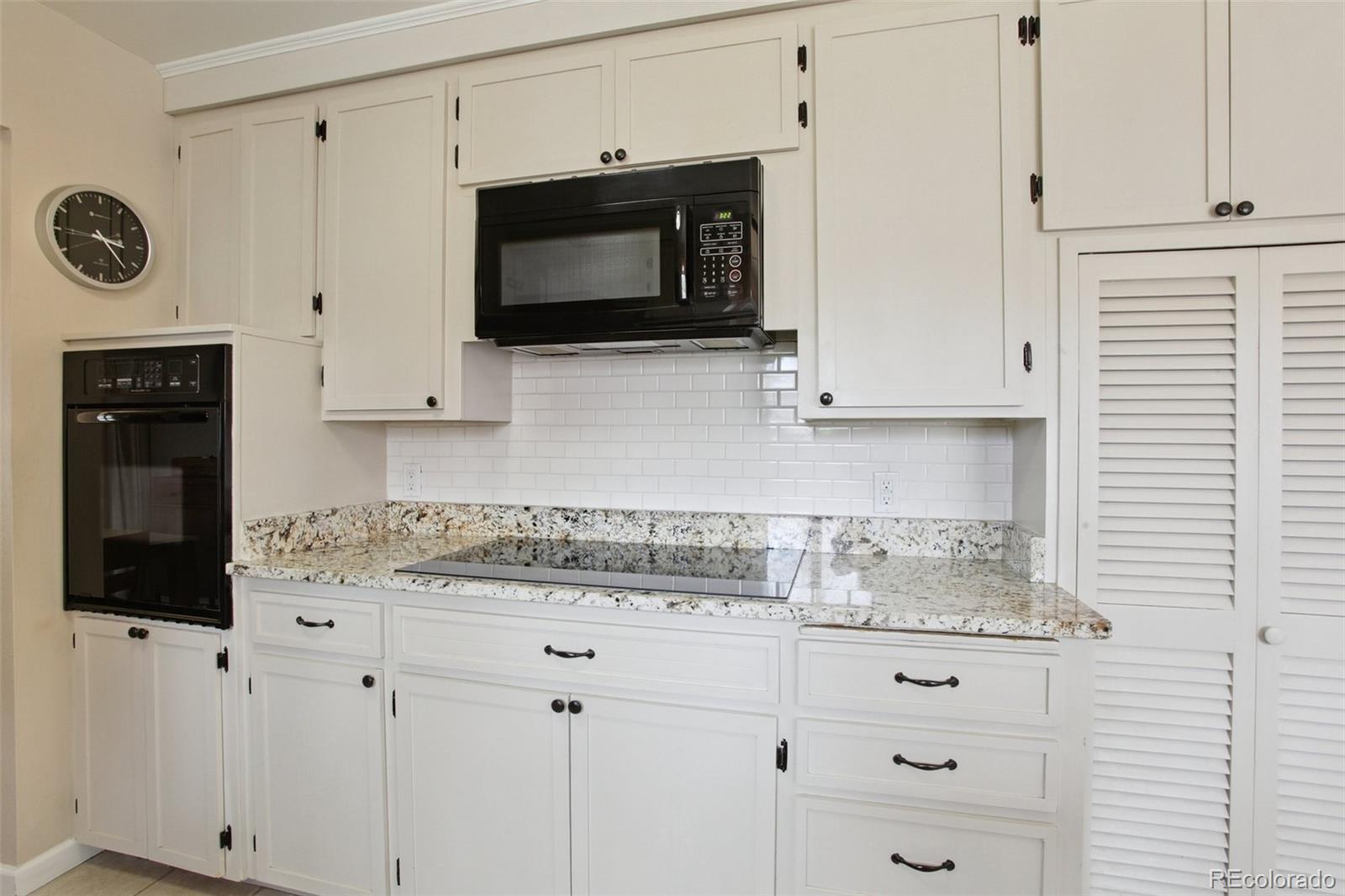 MLS Image #12 for 6266 s valleyview street,littleton, Colorado