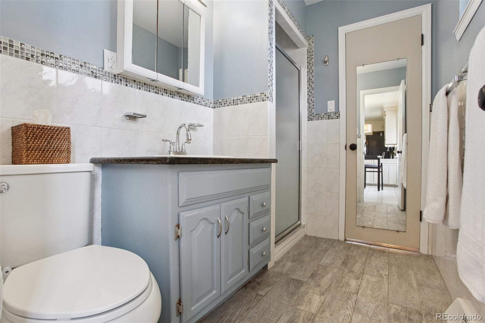MLS Image #17 for 6266 s valleyview street,littleton, Colorado