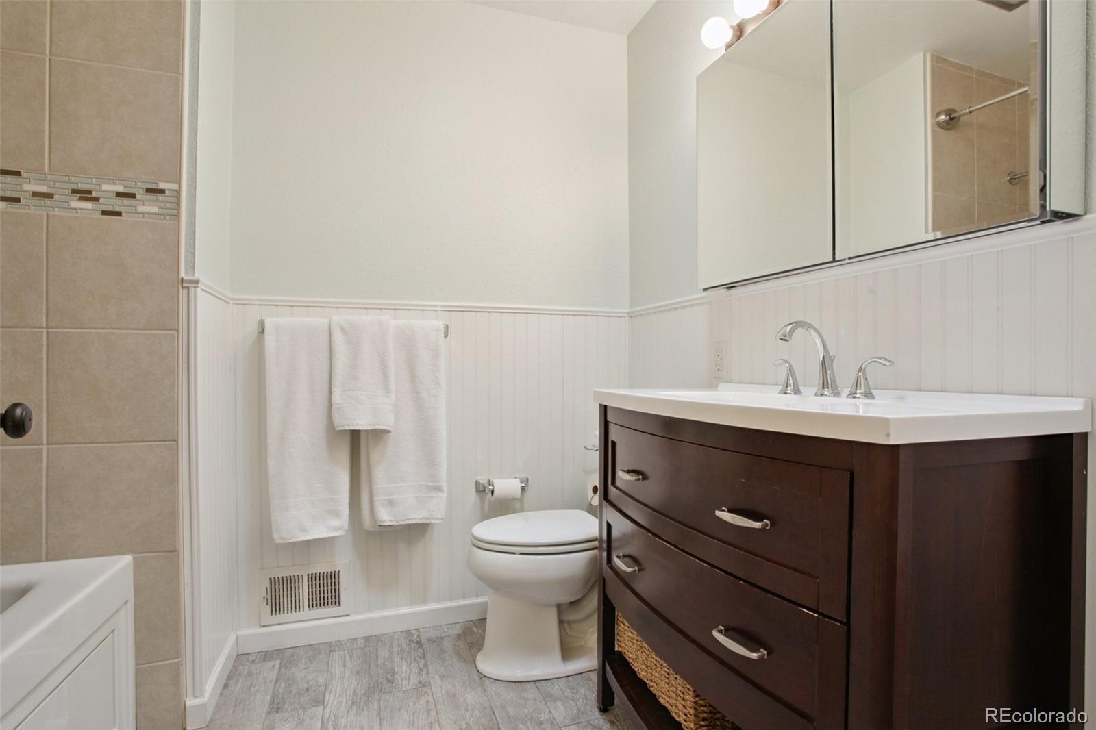 MLS Image #20 for 6266 s valleyview street,littleton, Colorado