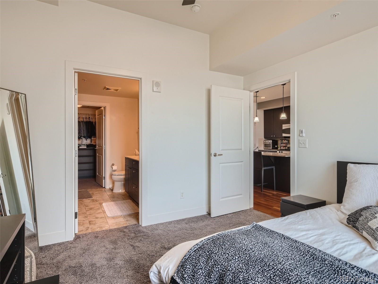 MLS Image #15 for 2001  lincoln street 1412,denver, Colorado