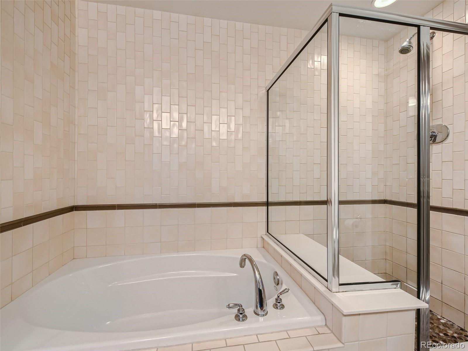 MLS Image #17 for 2001  lincoln street 1412,denver, Colorado
