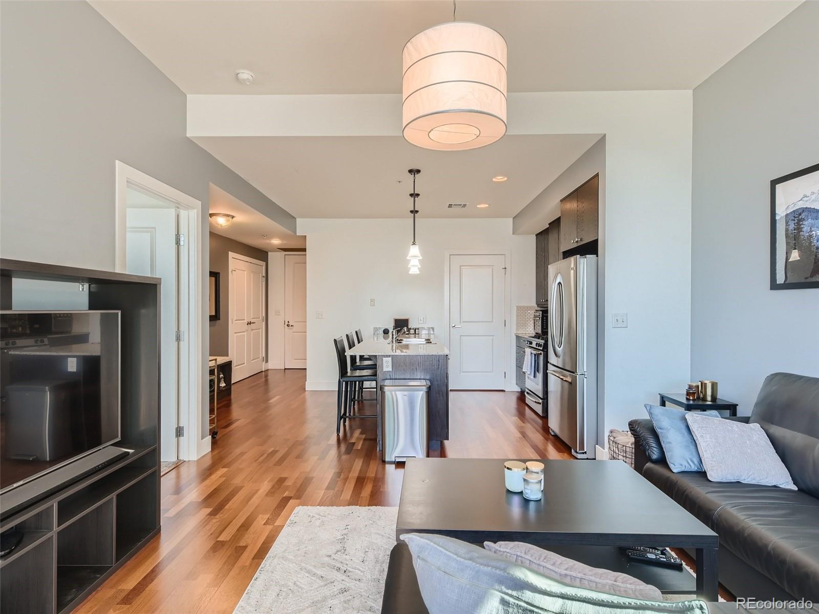 MLS Image #4 for 2001  lincoln street 1412,denver, Colorado