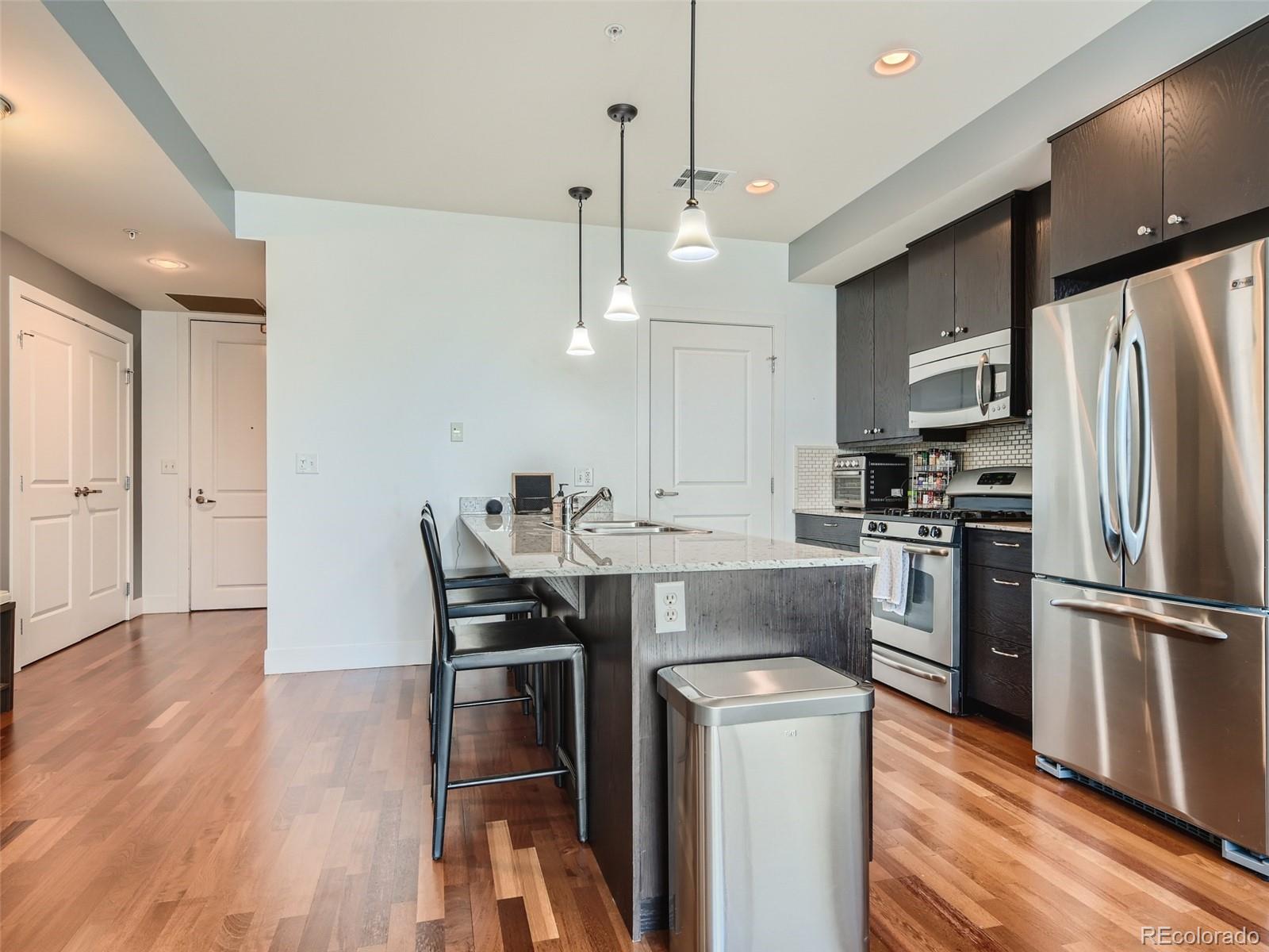 MLS Image #5 for 2001  lincoln street 1412,denver, Colorado