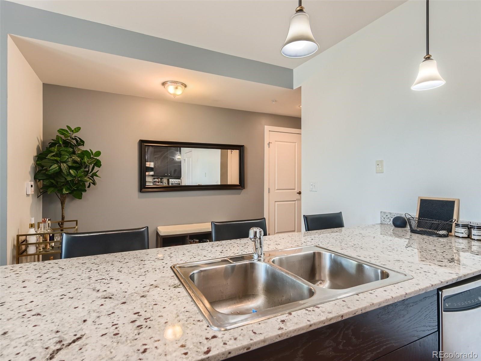 MLS Image #9 for 2001  lincoln street 1412,denver, Colorado
