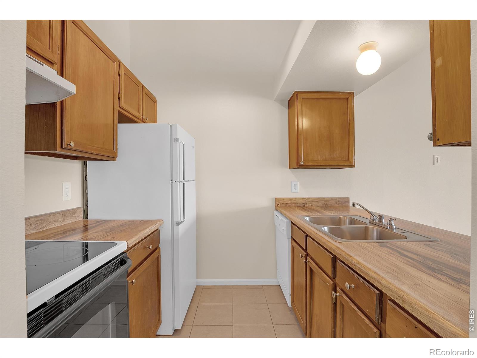 MLS Image #2 for 467 s memphis way,aurora, Colorado