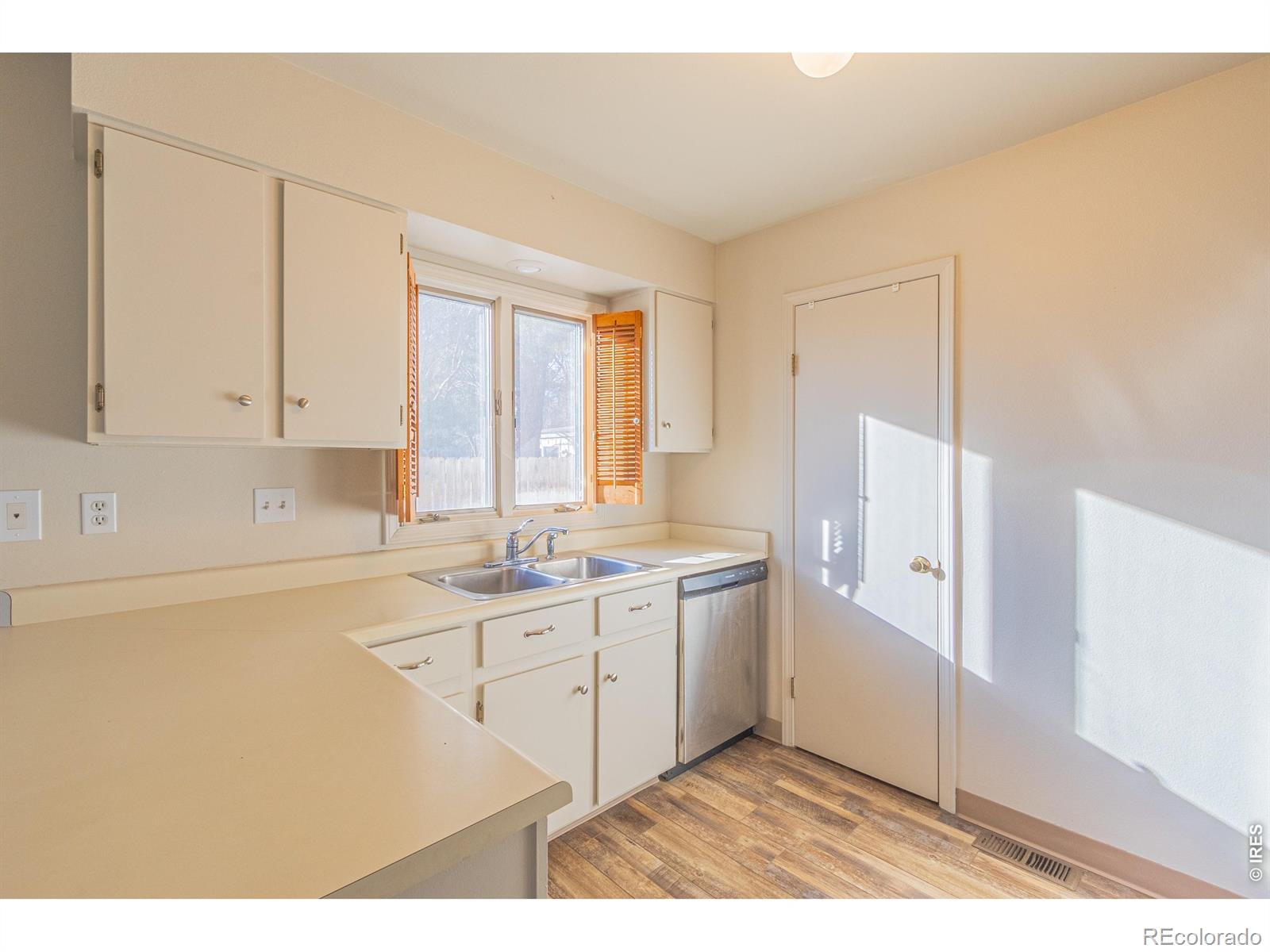 MLS Image #10 for 925 e prospect road,fort collins, Colorado