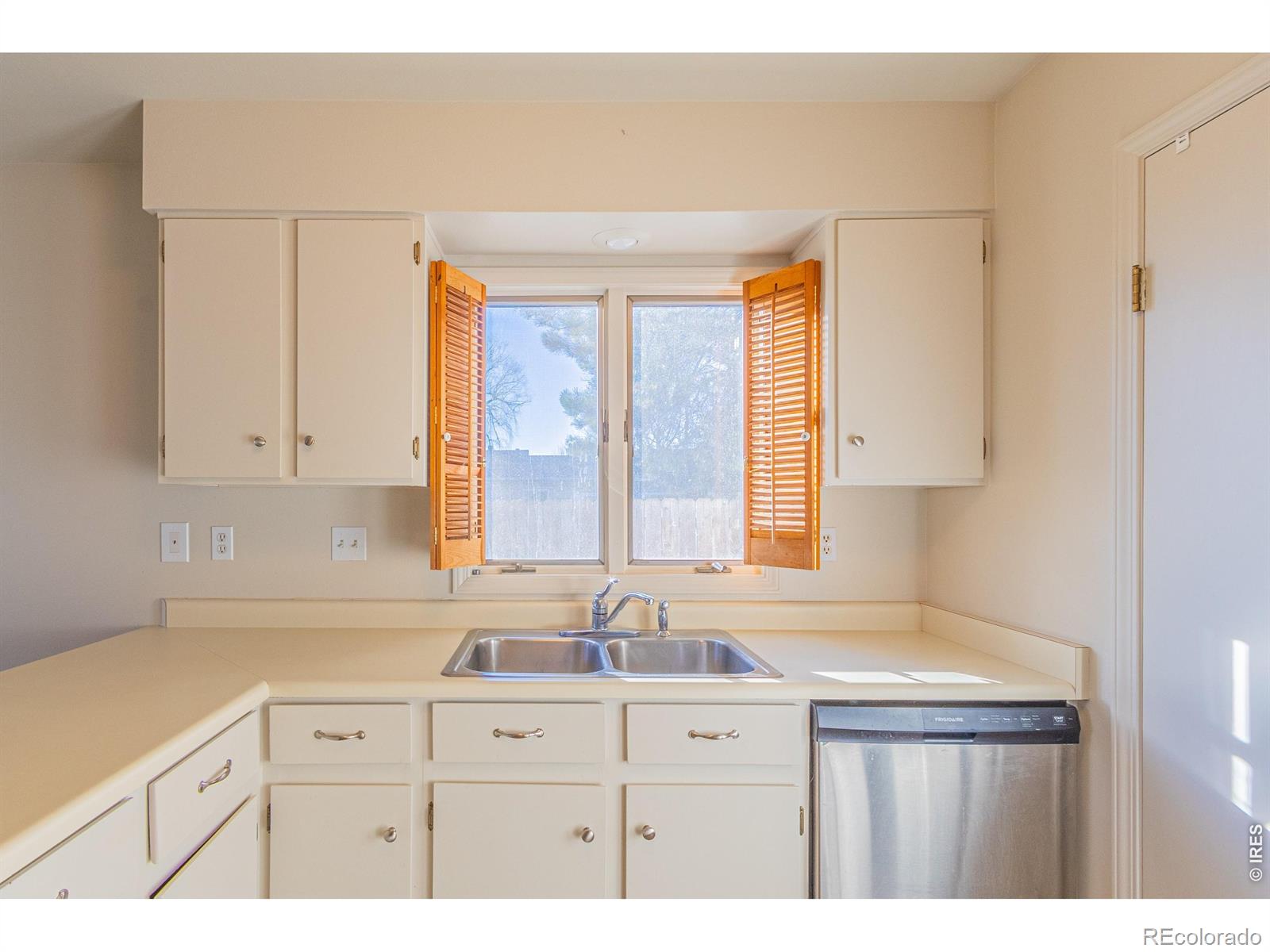 MLS Image #13 for 925 e prospect road,fort collins, Colorado