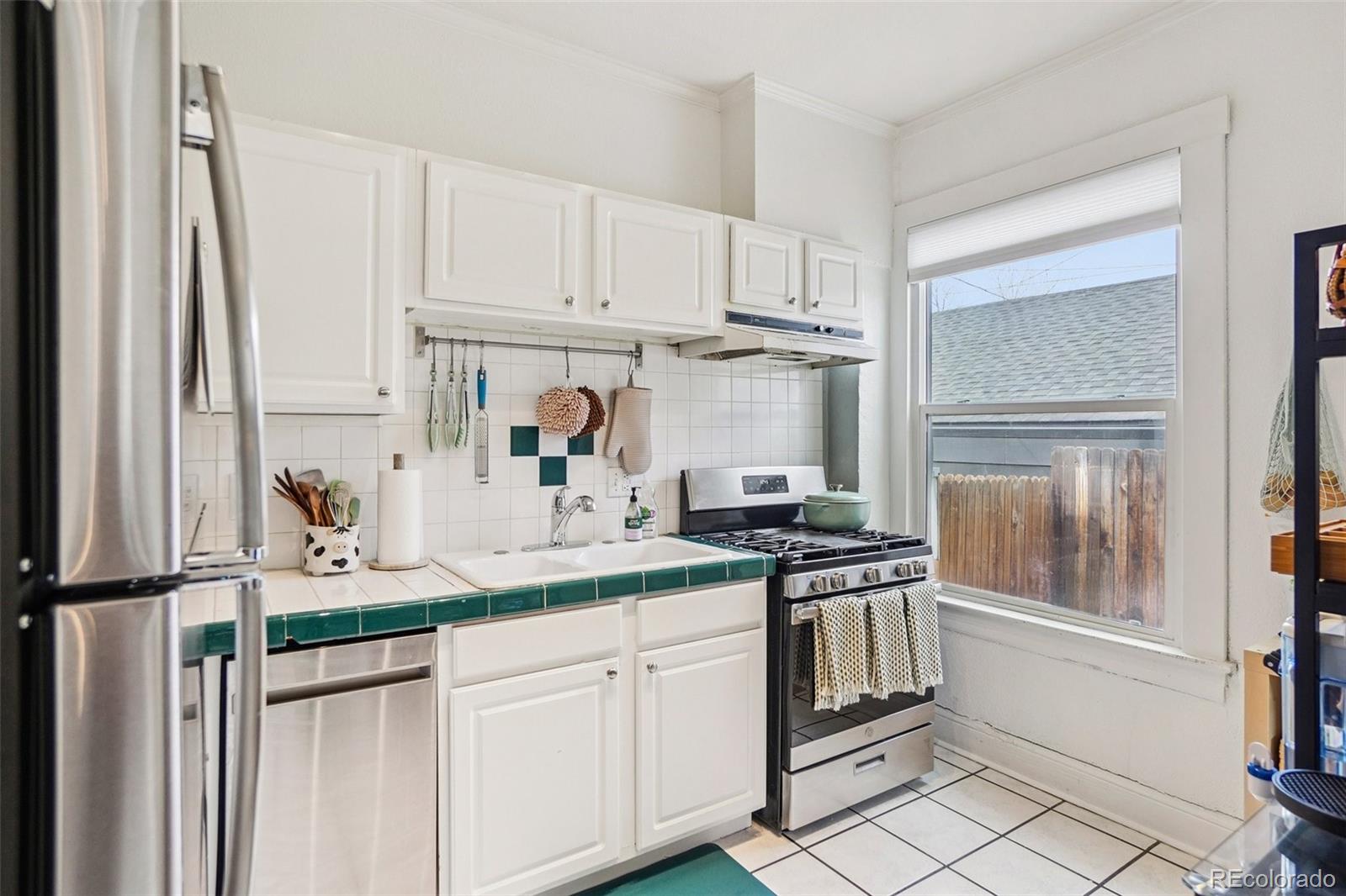 MLS Image #5 for 425 e ellsworth avenue ,denver, Colorado