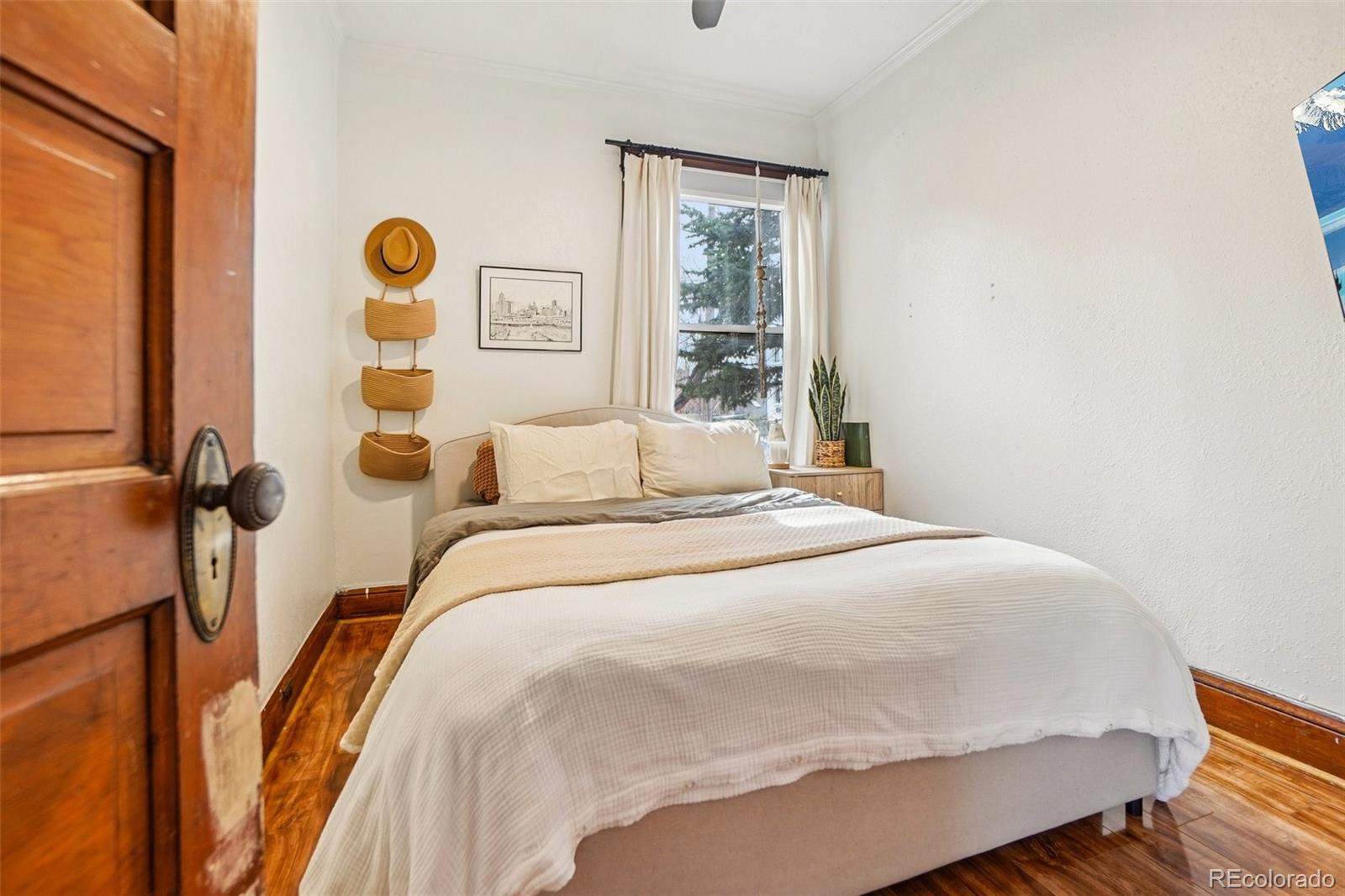 MLS Image #7 for 425 e ellsworth avenue ,denver, Colorado