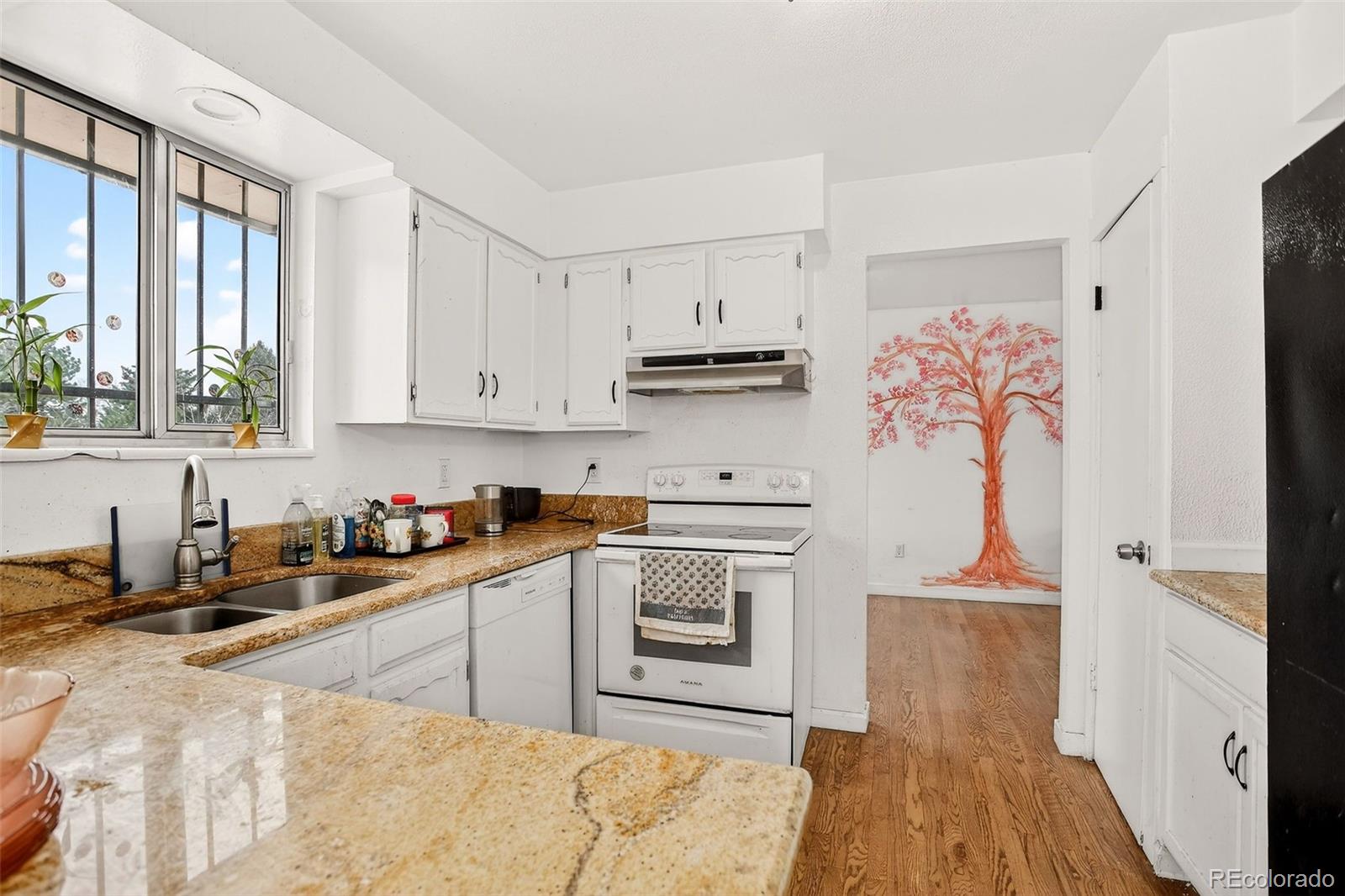 MLS Image #10 for 2000 e easter avenue,centennial, Colorado