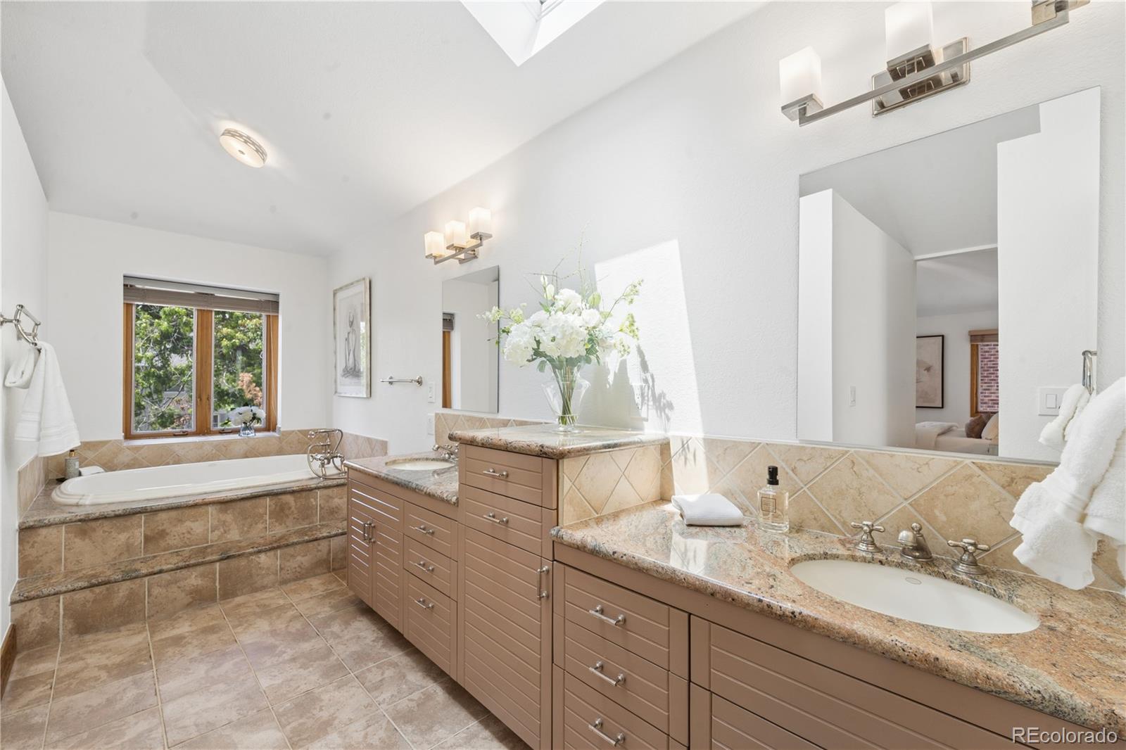 MLS Image #11 for 350 n marion street,denver, Colorado