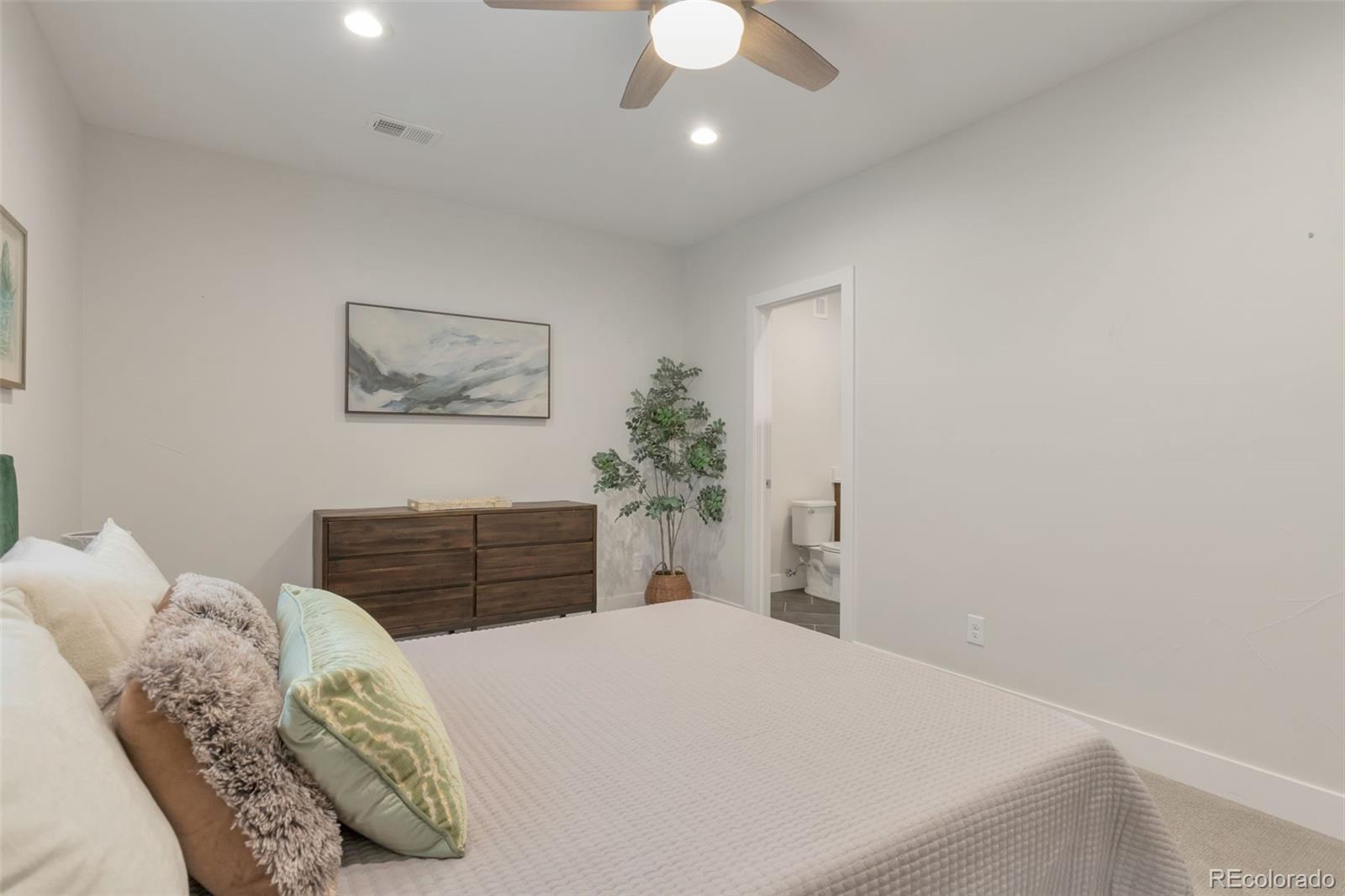 MLS Image #26 for 3132 s grant street,englewood, Colorado