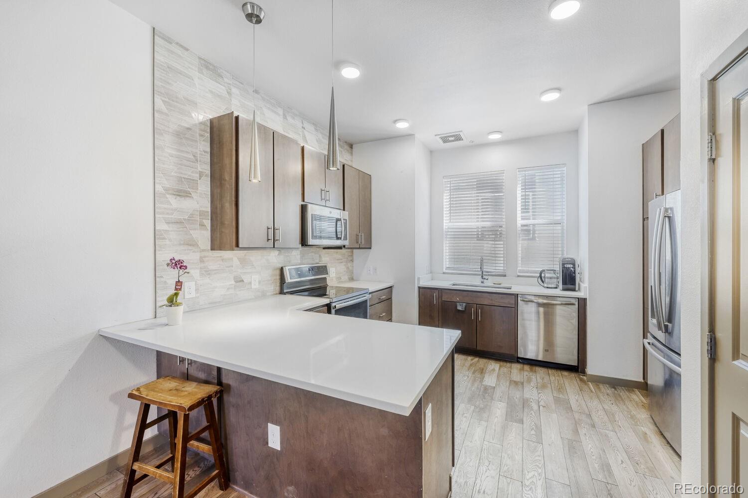 MLS Image #11 for 2200  tremont place,denver, Colorado