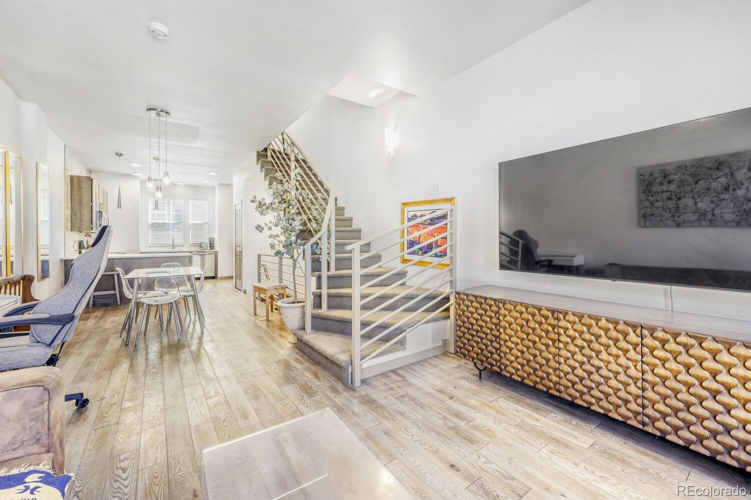 MLS Image #8 for 2200  tremont place,denver, Colorado