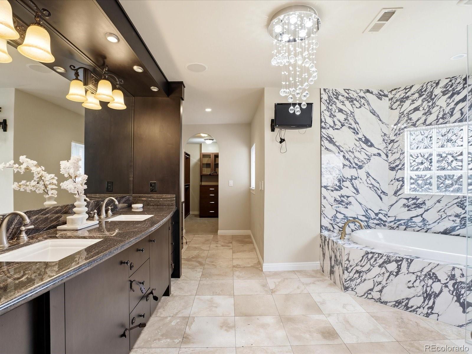 MLS Image #31 for 525 s downing street,denver, Colorado