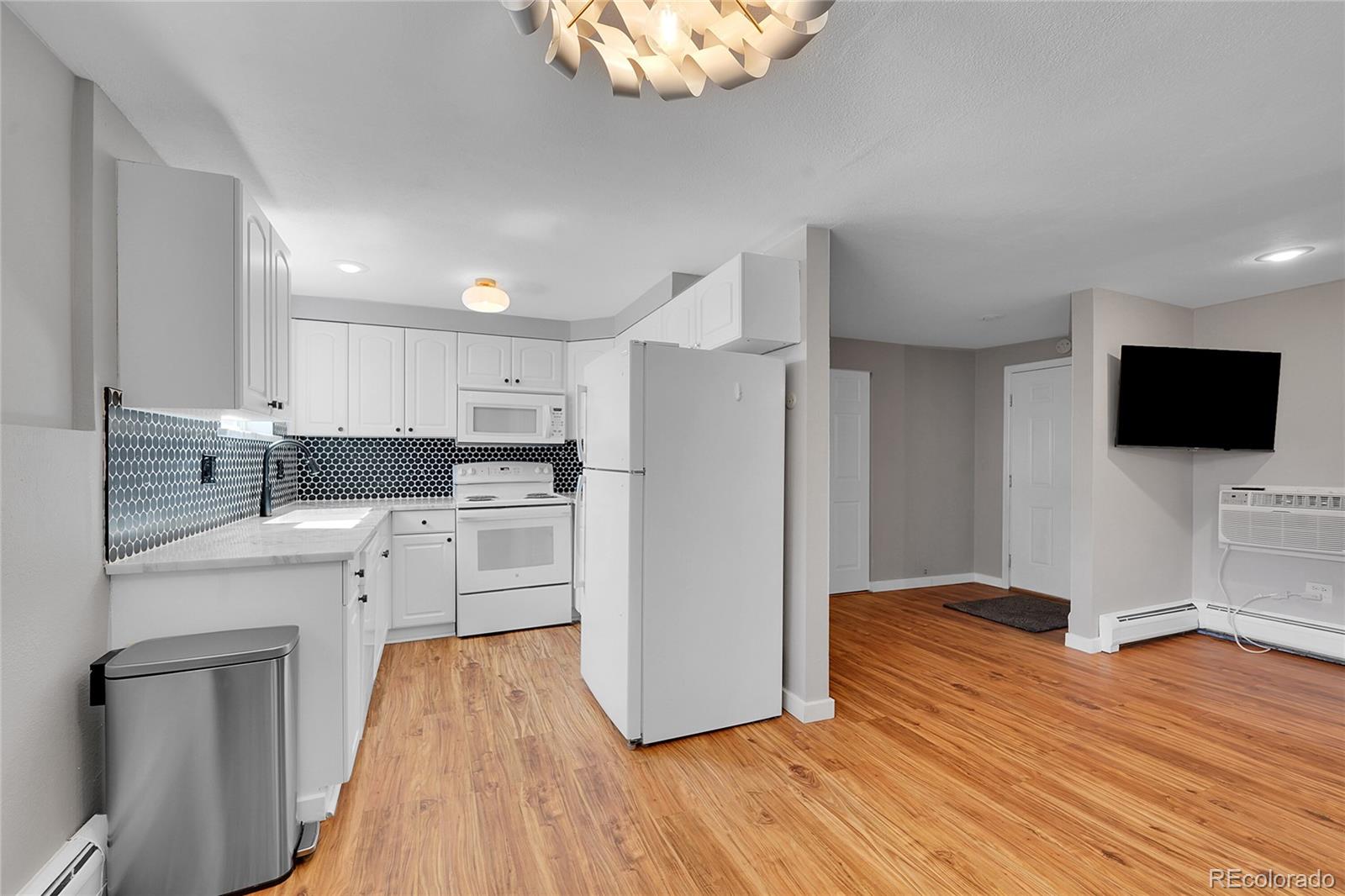 MLS Image #4 for 2700 s holly street,denver, Colorado