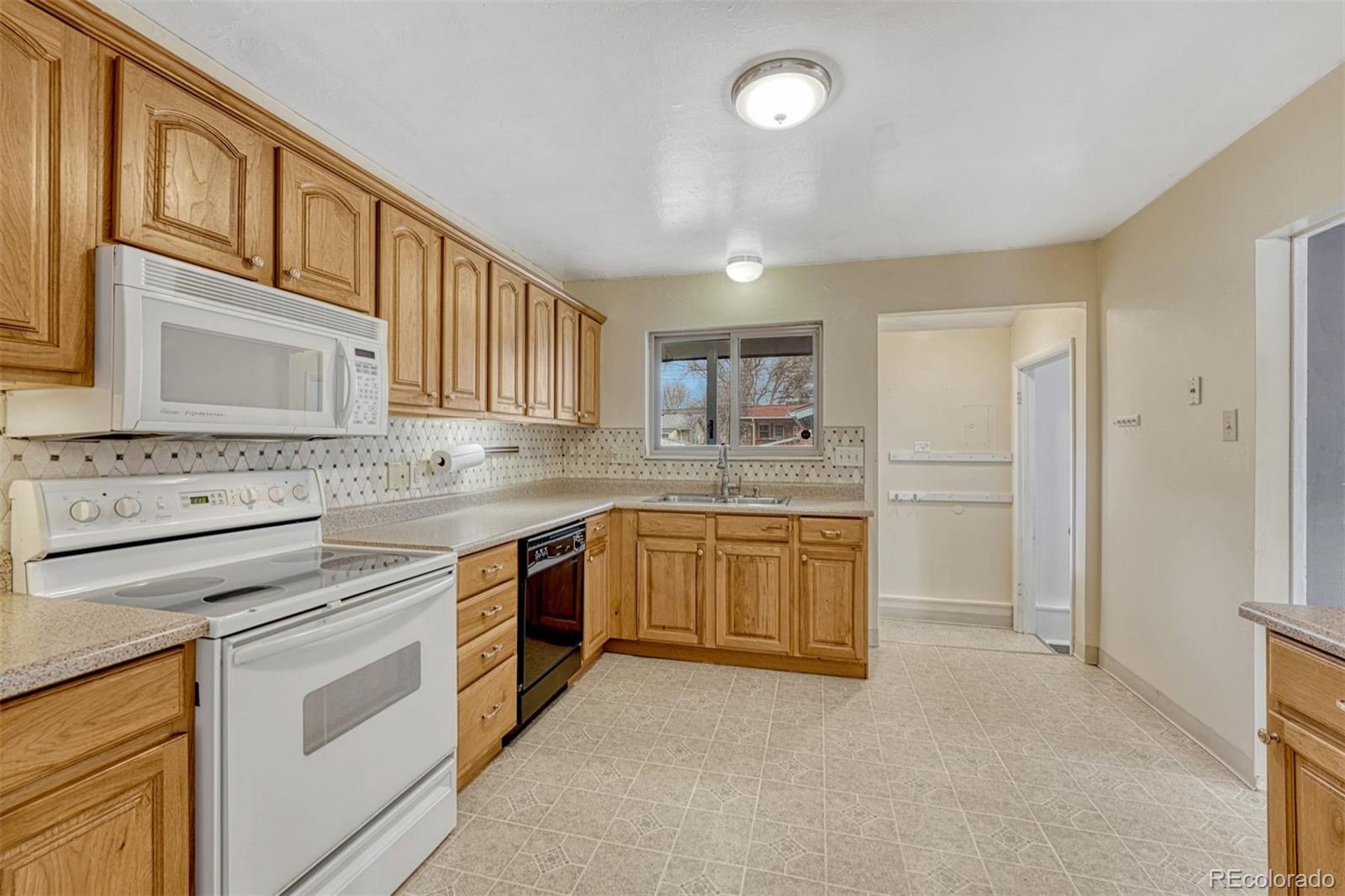 MLS Image #12 for 2554 e caramillo street,colorado springs, Colorado
