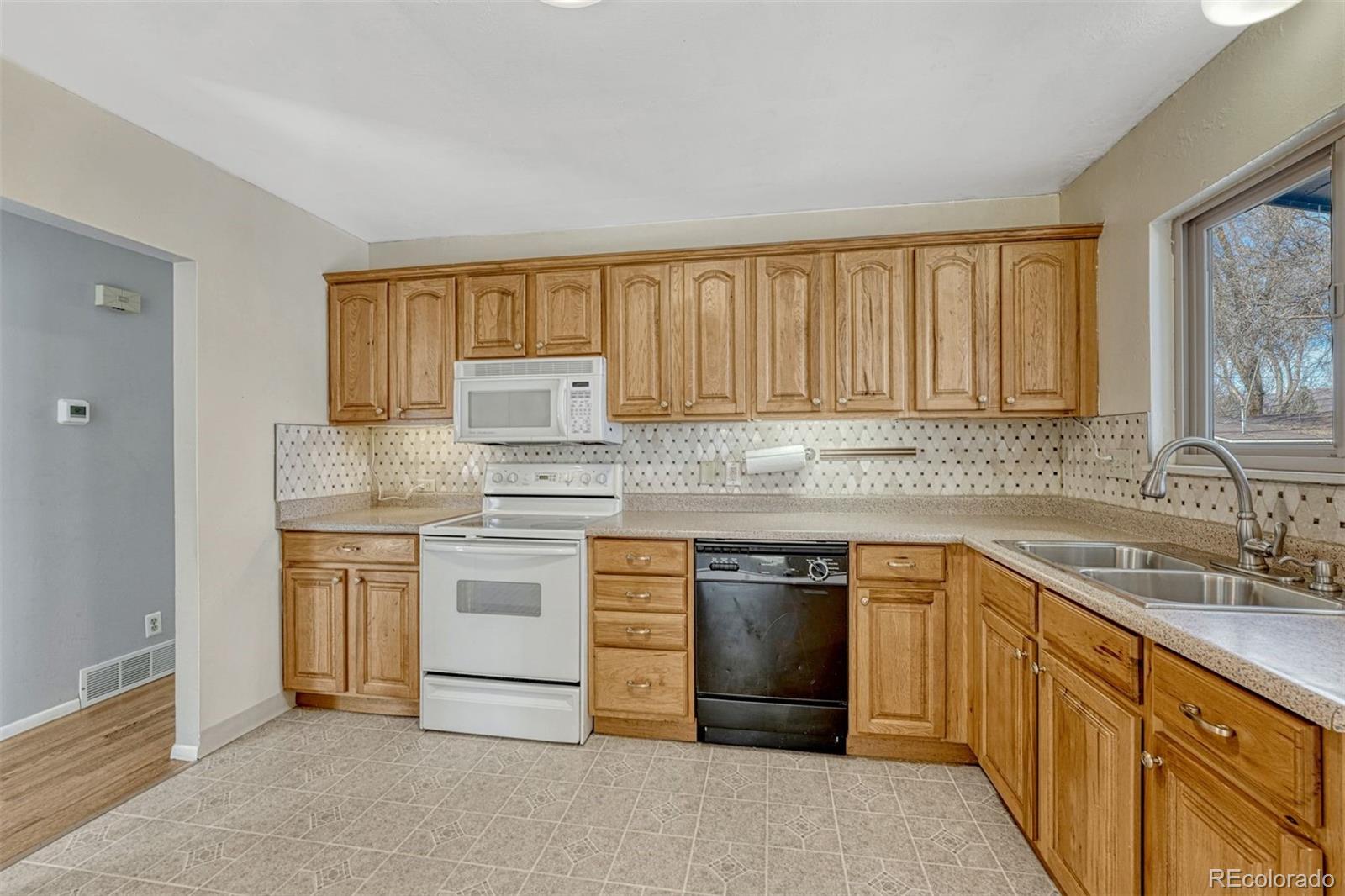 MLS Image #14 for 2554 e caramillo street,colorado springs, Colorado
