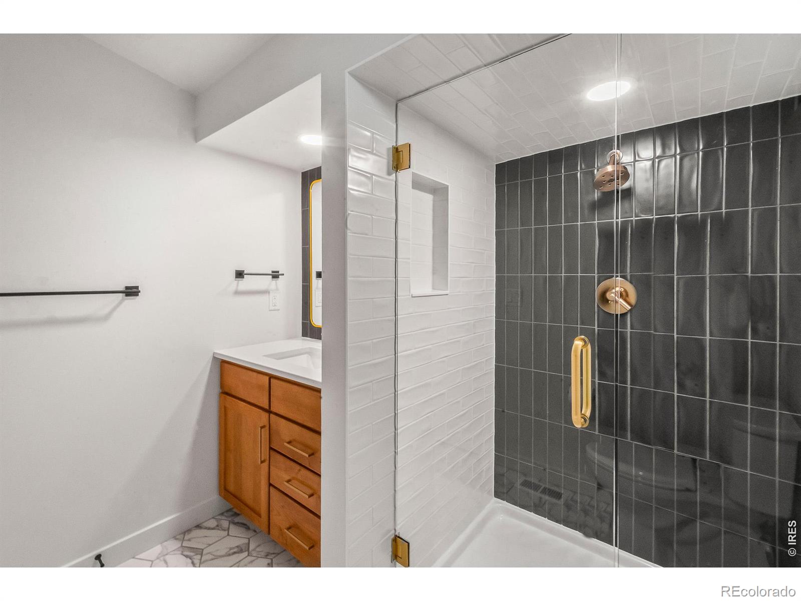 MLS Image #22 for 2009  18th avenue,greeley, Colorado