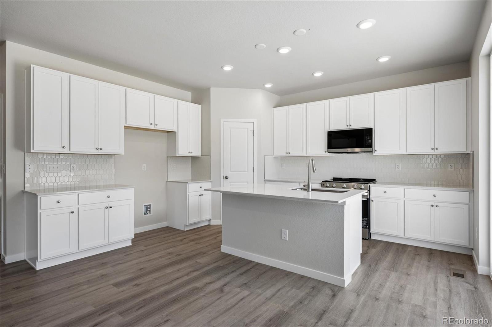 MLS Image #10 for 3313 n irvington street,aurora, Colorado