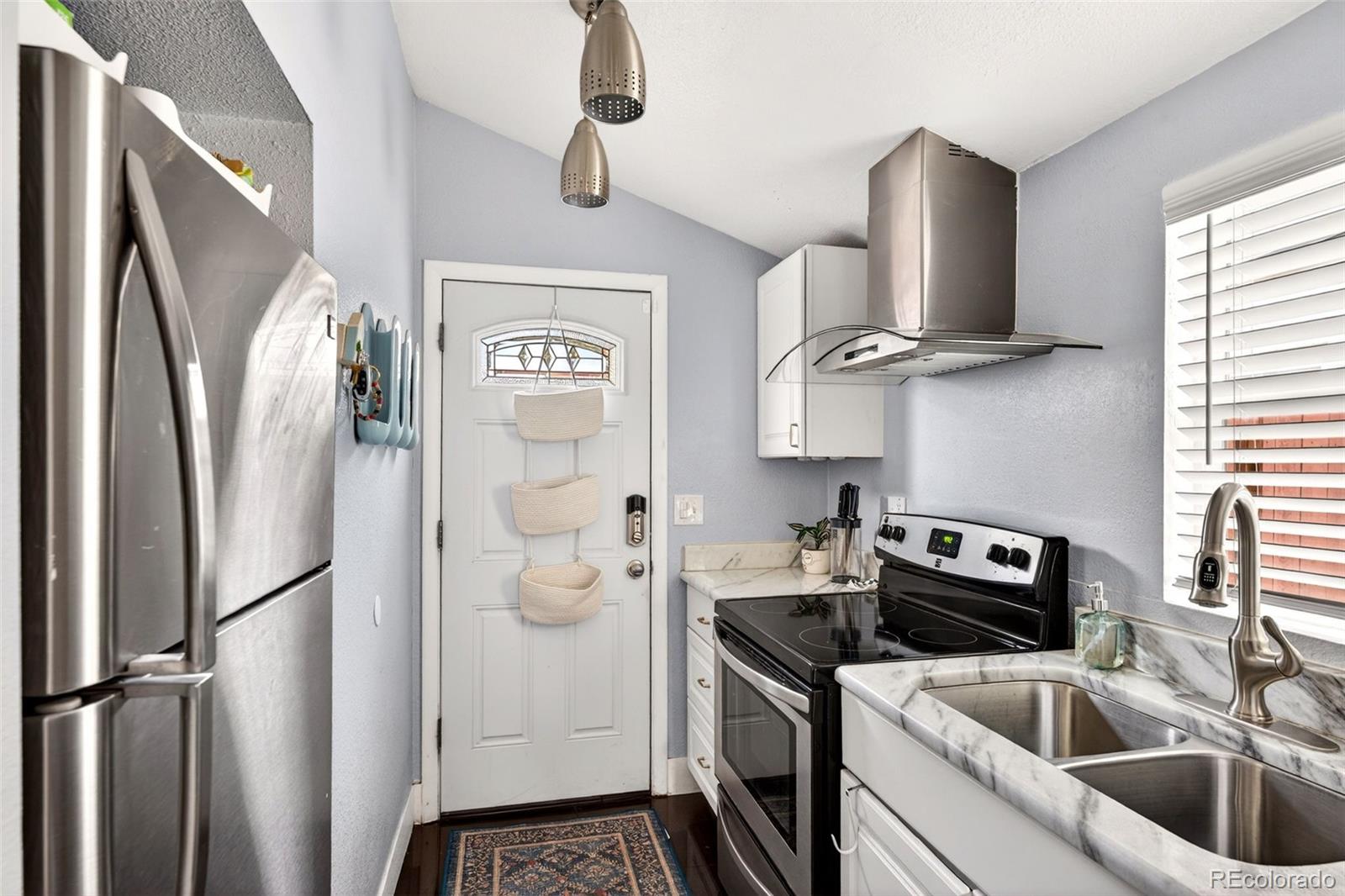 MLS Image #8 for 1144 s logan street,denver, Colorado