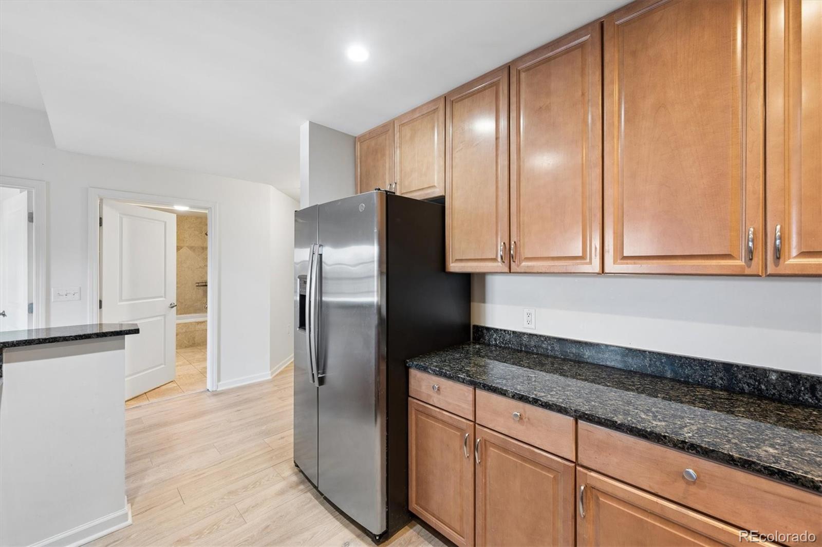 MLS Image #5 for 925 n lincoln street,denver, Colorado
