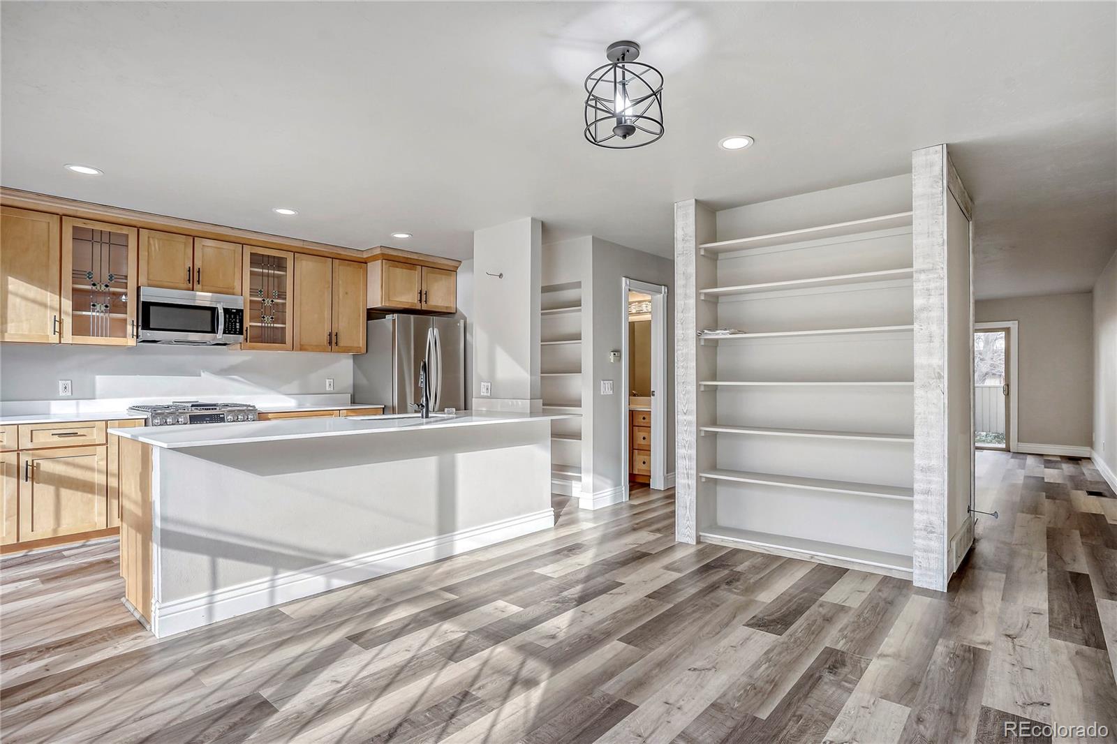 MLS Image #10 for 935 n pennsylvania street 8,denver, Colorado
