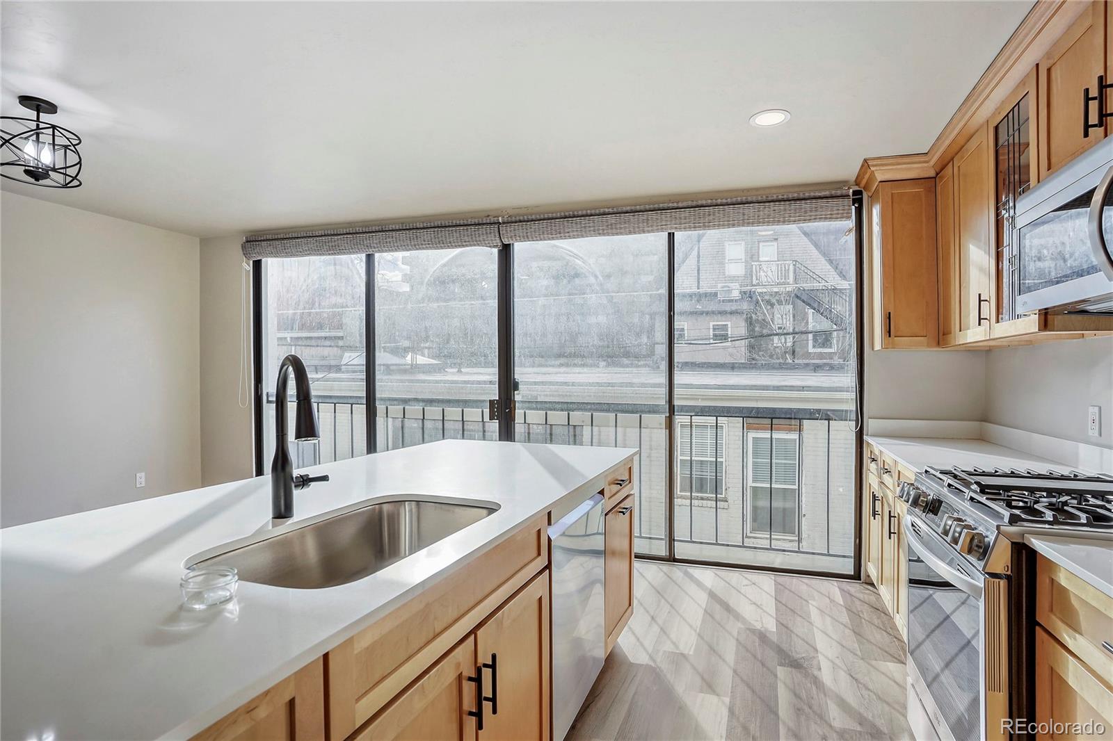 MLS Image #11 for 935 n pennsylvania street 8,denver, Colorado