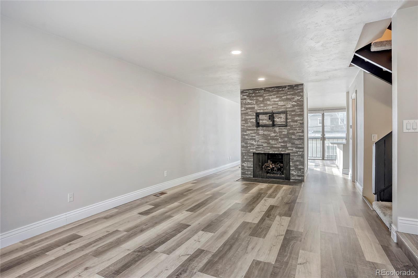 MLS Image #5 for 935 n pennsylvania street 8,denver, Colorado
