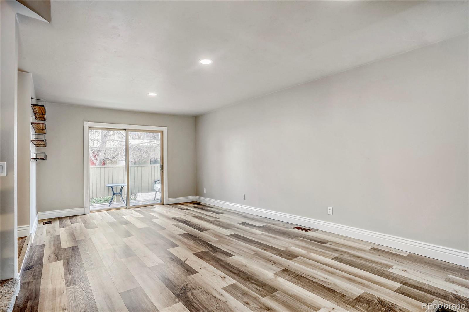 MLS Image #6 for 935 n pennsylvania street 8,denver, Colorado