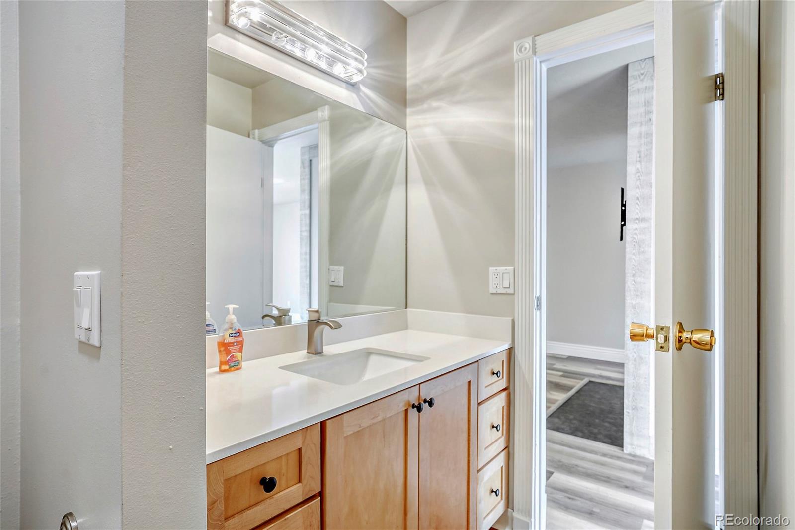 MLS Image #7 for 935 n pennsylvania street 8,denver, Colorado