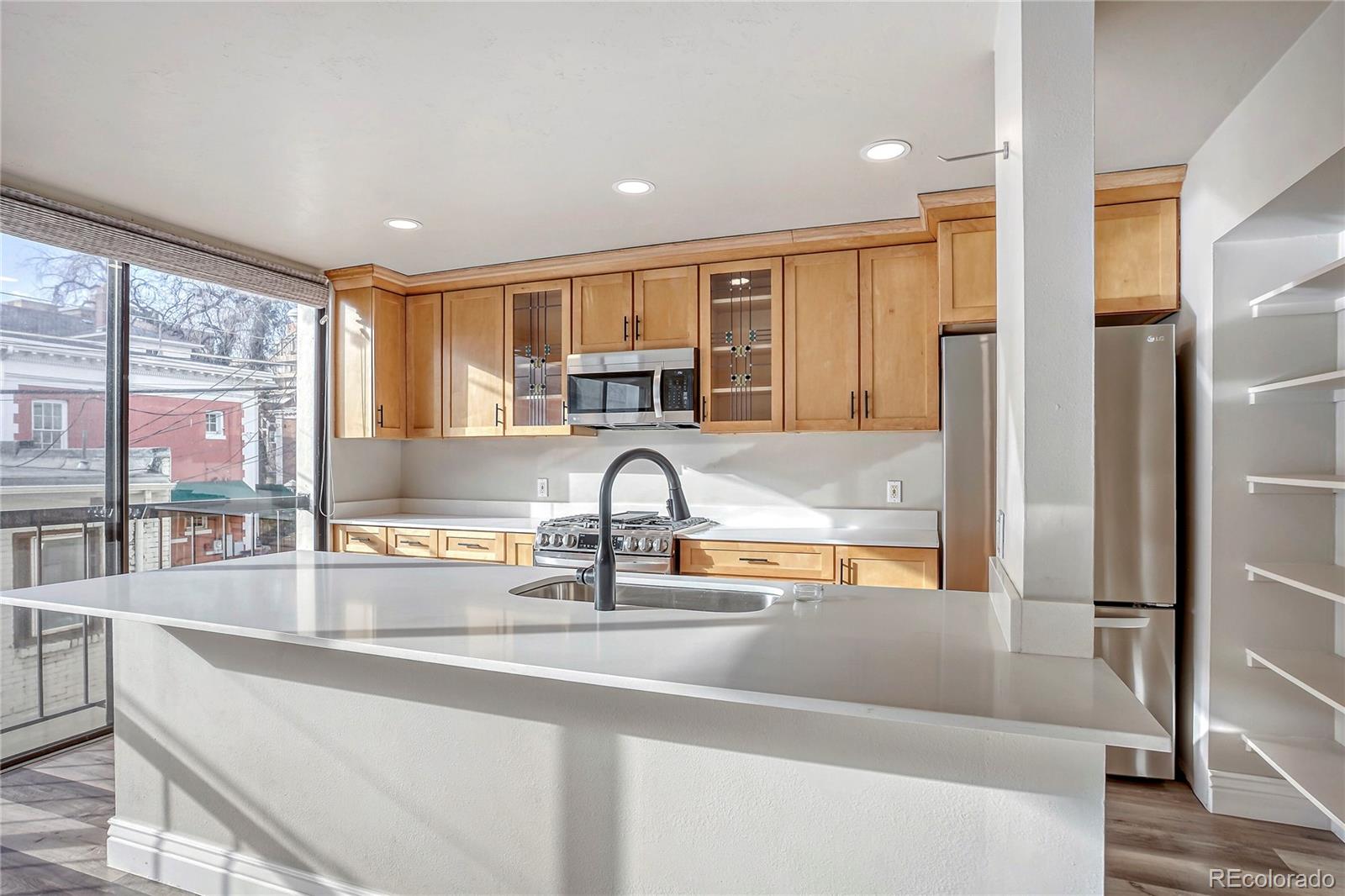 MLS Image #9 for 935 n pennsylvania street 8,denver, Colorado