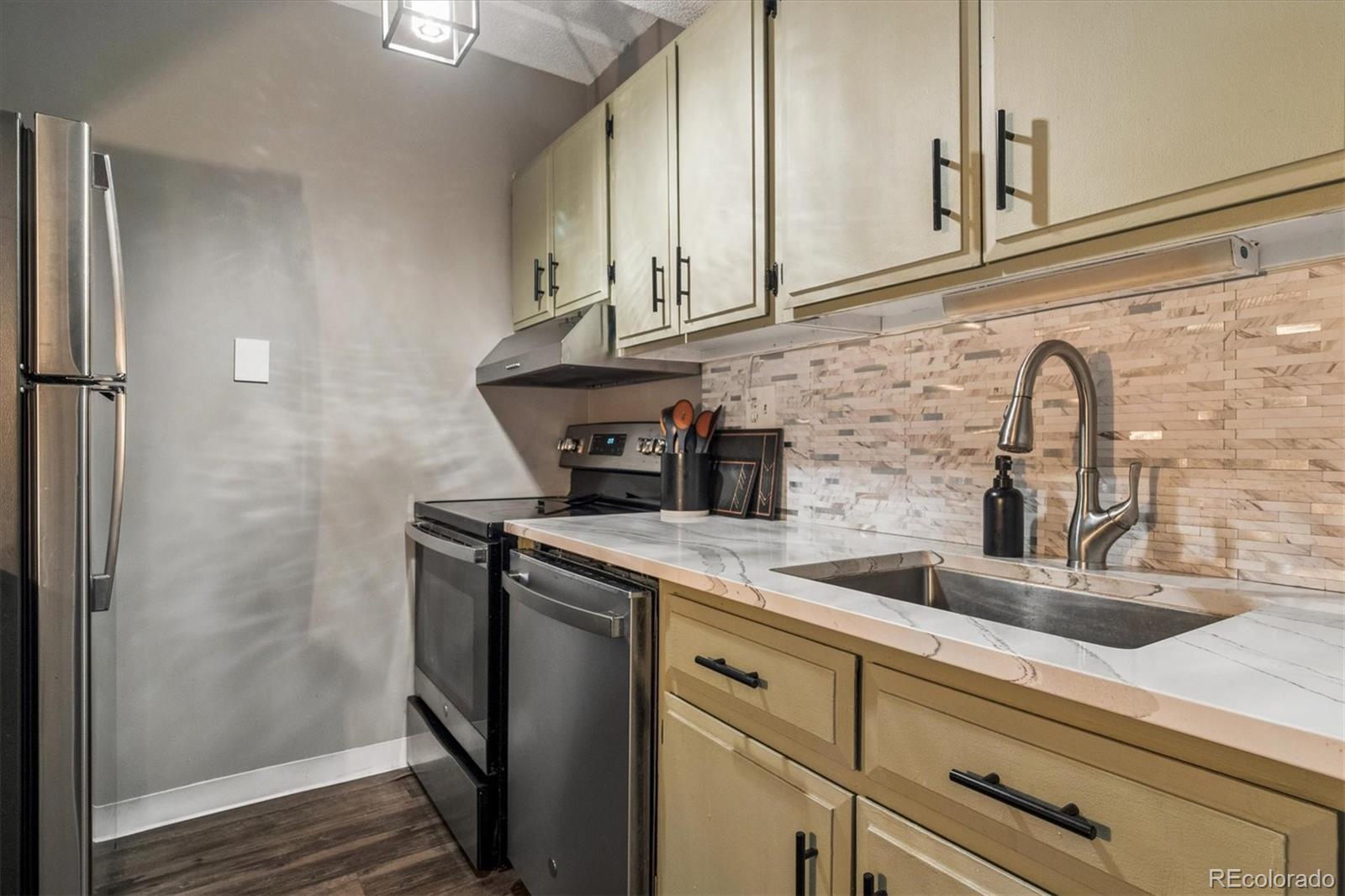 MLS Image #11 for 1255 n ogden street,denver, Colorado