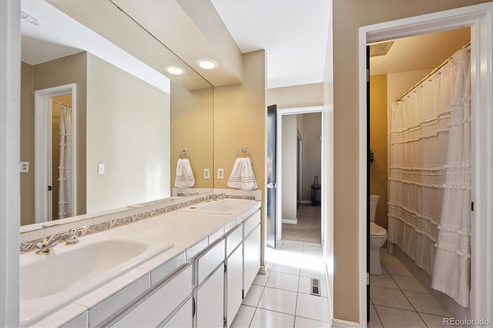 MLS Image #19 for 2276 s dayton street,denver, Colorado