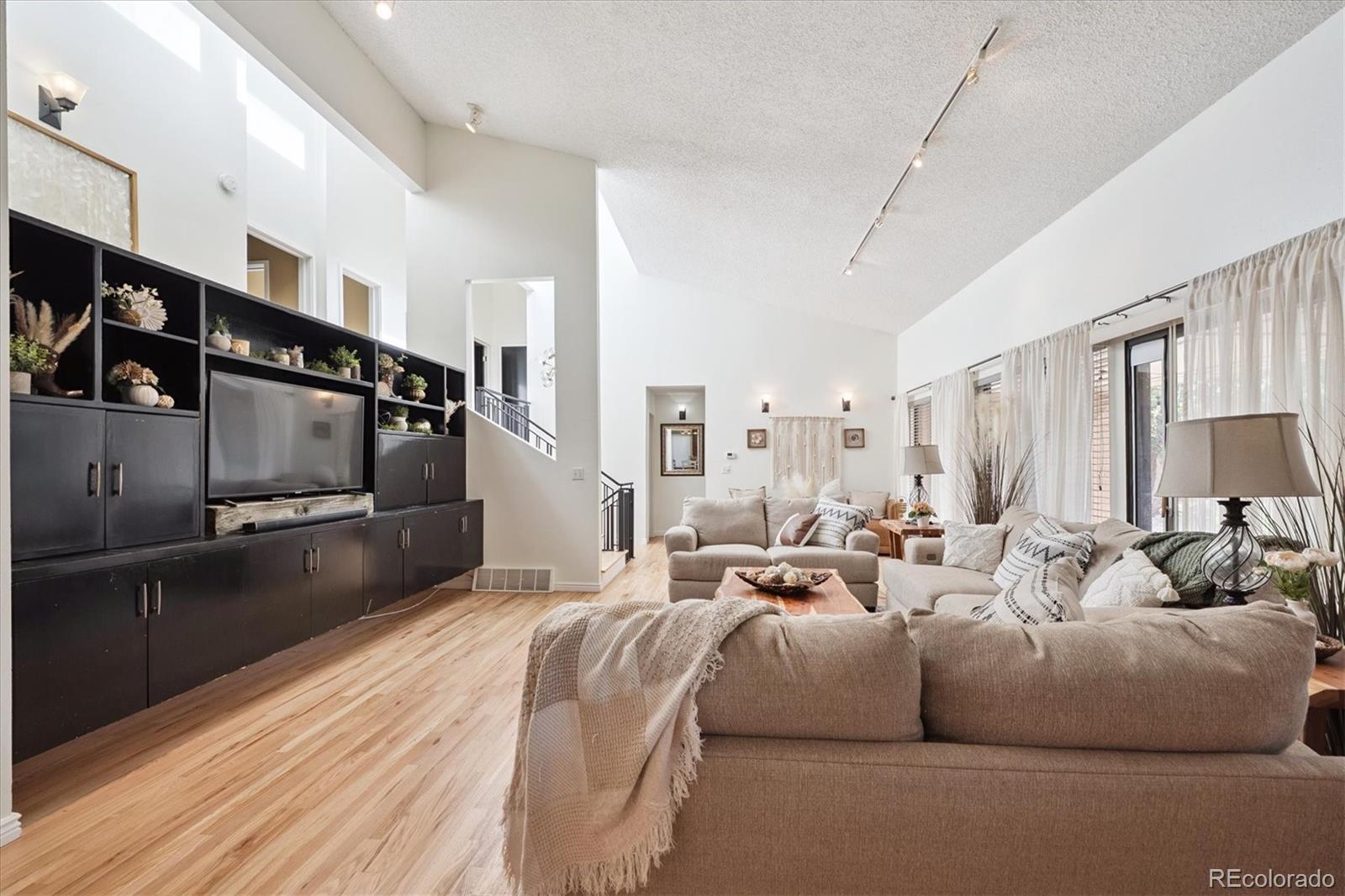 MLS Image #5 for 2276 s dayton street,denver, Colorado