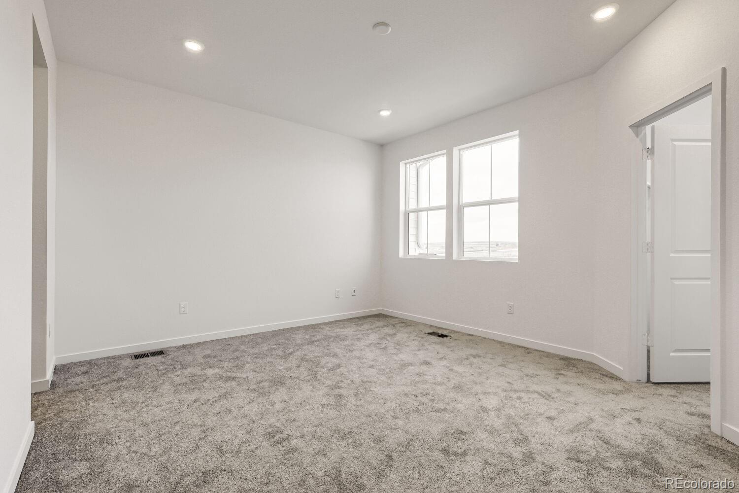 MLS Image #5 for 6889  parterre parkway,thornton, Colorado