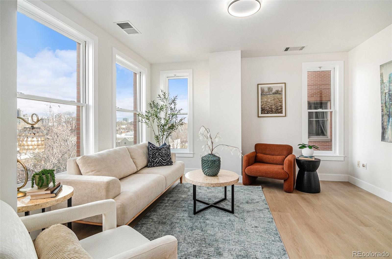 MLS Image #10 for 1630 n clarkson street,denver, Colorado