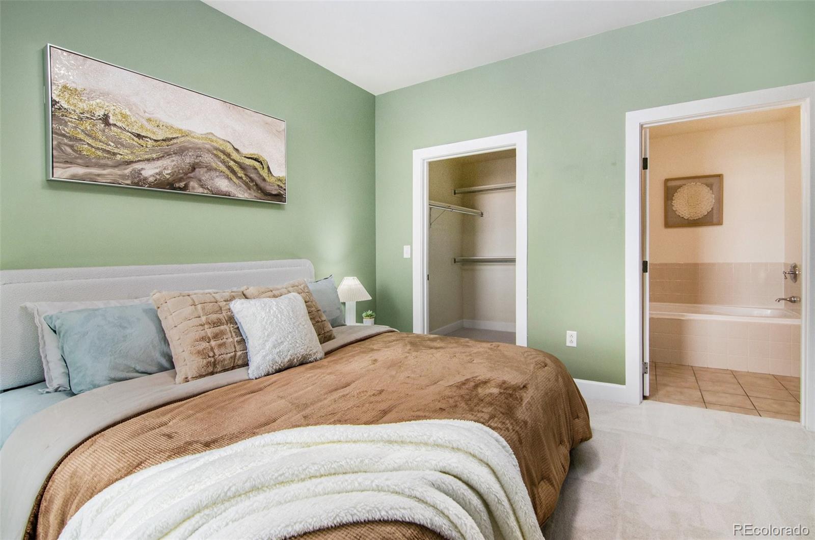 MLS Image #14 for 1630 n clarkson street,denver, Colorado