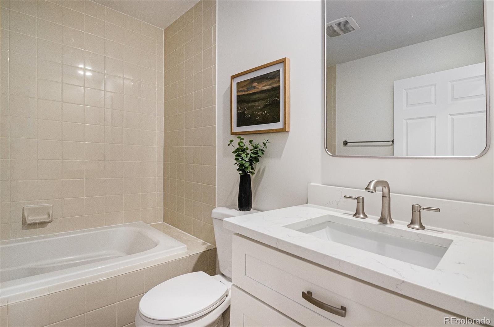MLS Image #18 for 1630 n clarkson street,denver, Colorado