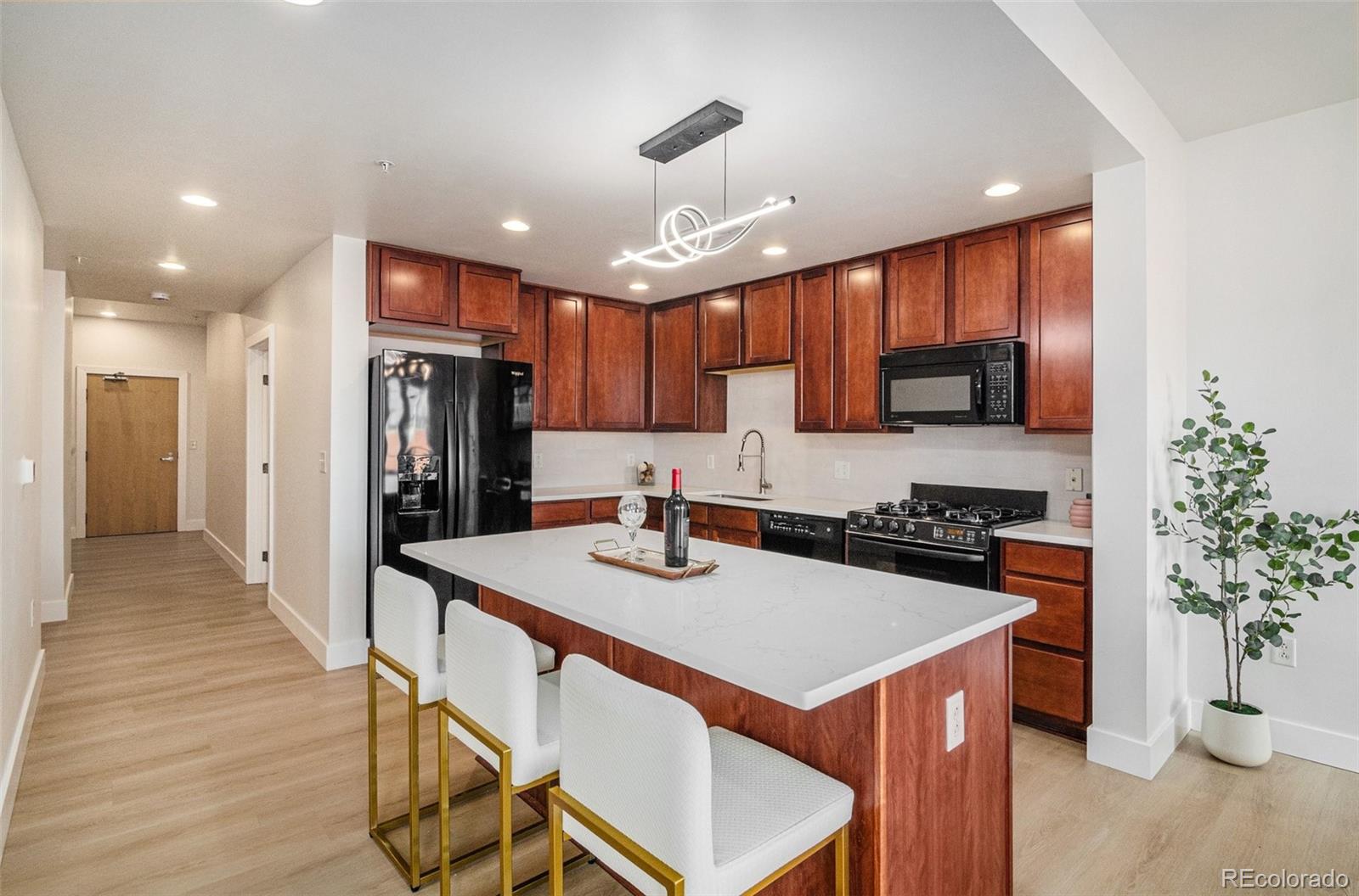 MLS Image #4 for 1630 n clarkson street,denver, Colorado