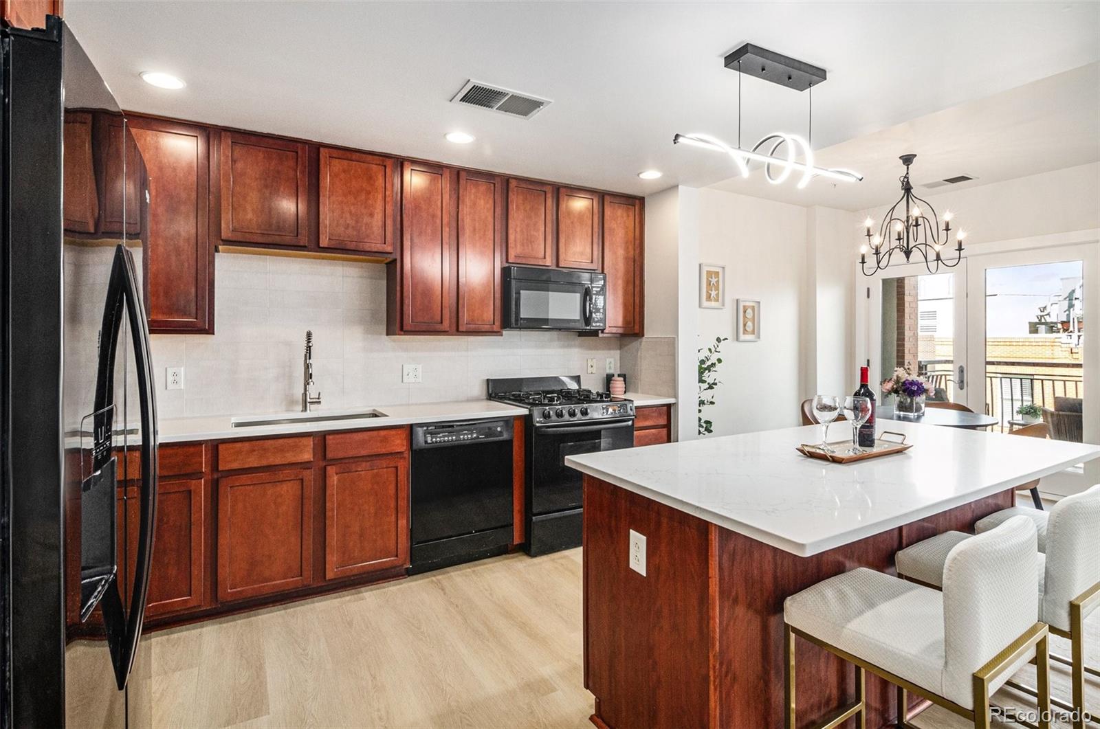 MLS Image #6 for 1630 n clarkson street,denver, Colorado