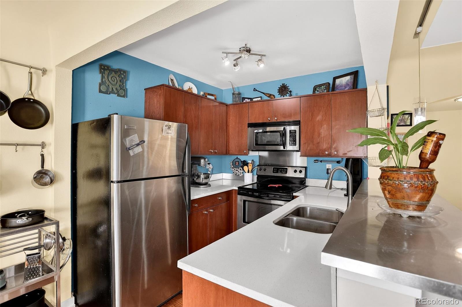 MLS Image #9 for 636 n washington street,denver, Colorado