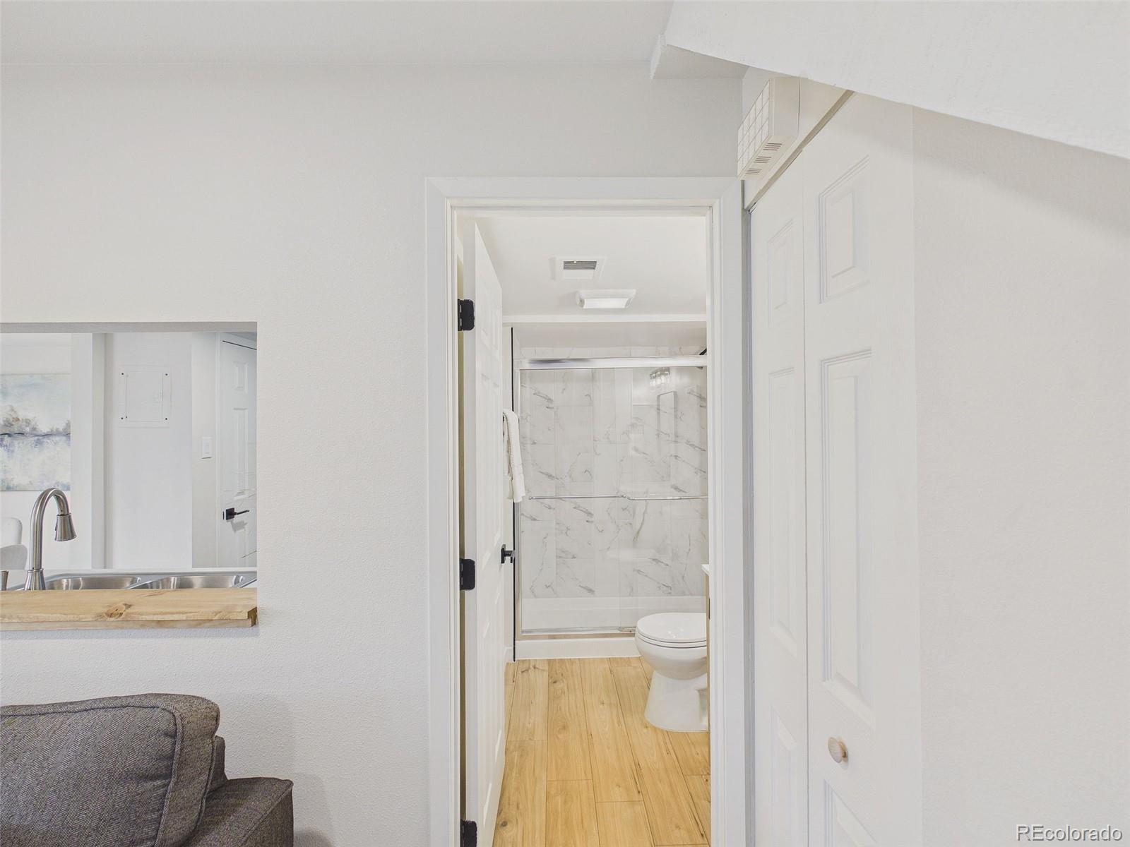 MLS Image #8 for 6650 e arizona avenue,denver, Colorado