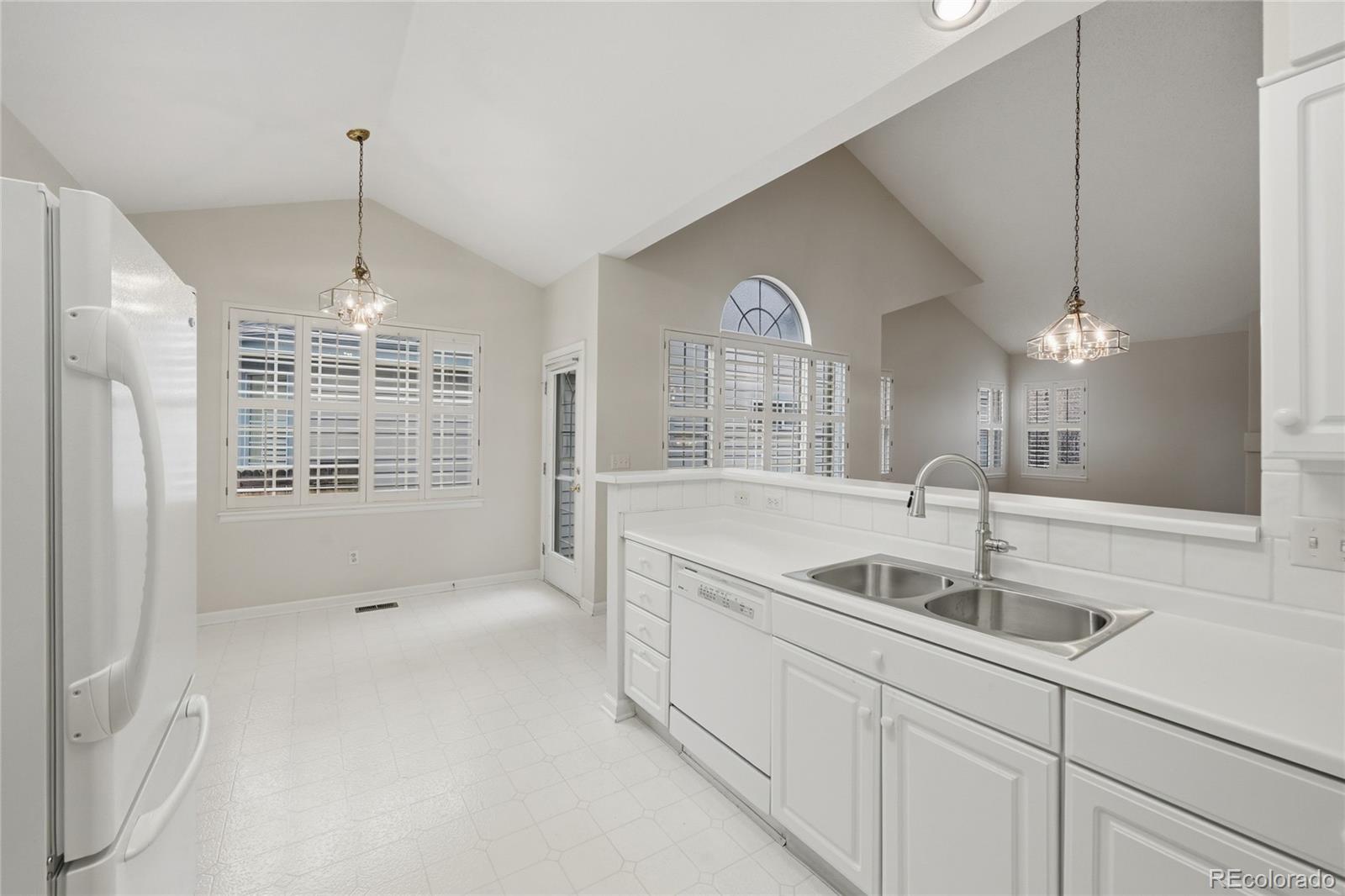 MLS Image #9 for 2243 s yosemite circle,denver, Colorado