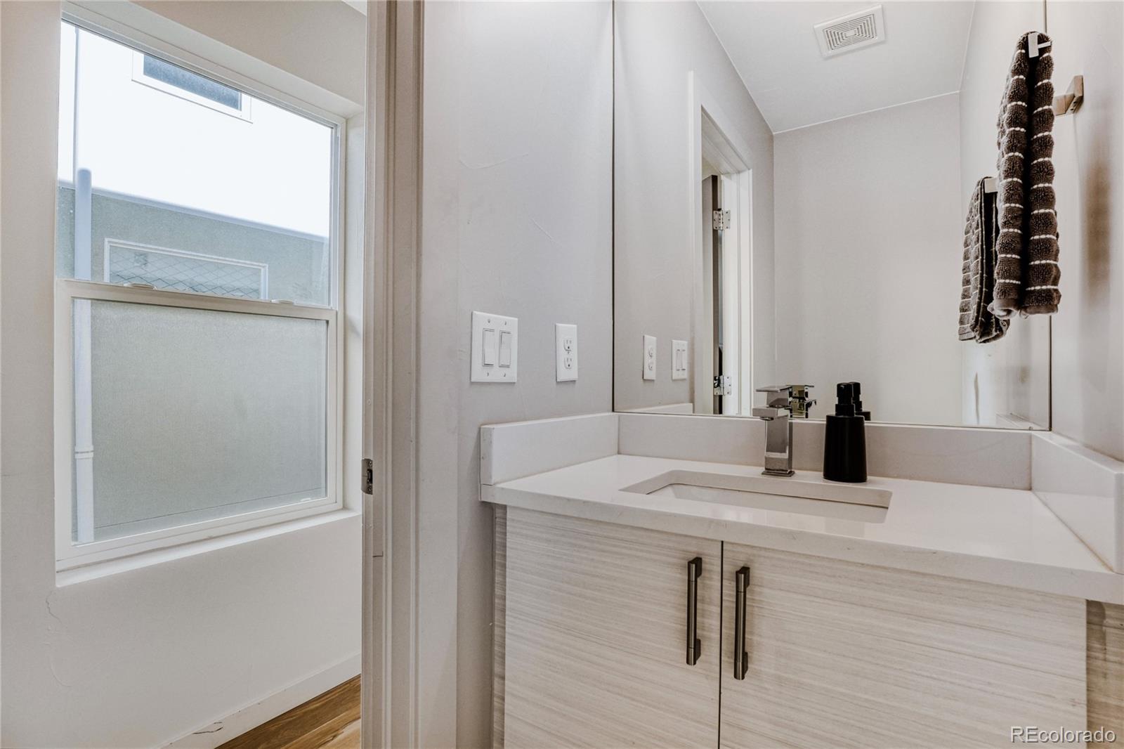 MLS Image #16 for 1417  irving street,denver, Colorado